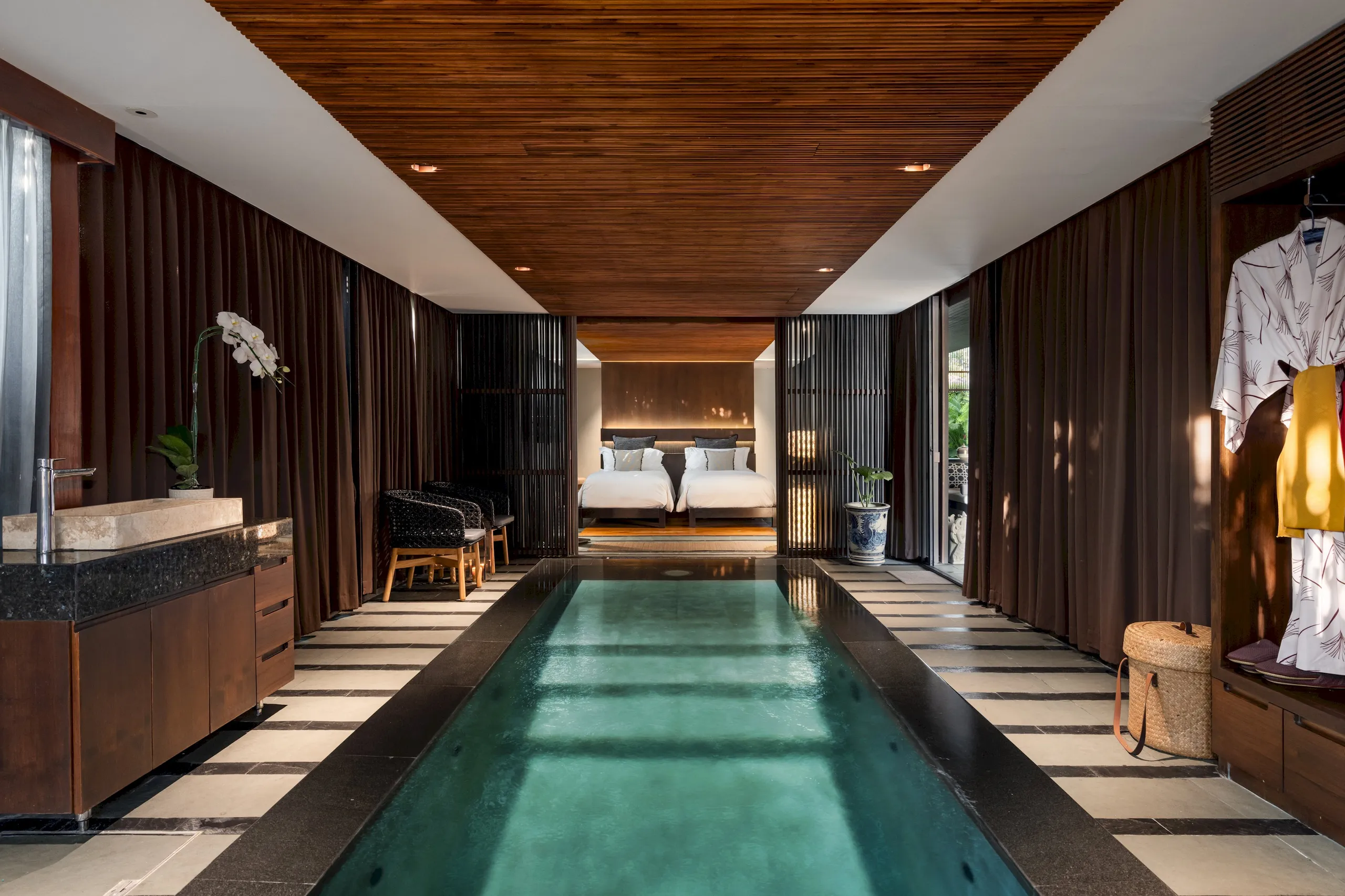Fantastic Japanese-Thai Villa with Three Infinity Pools, Private theatre, and a Serene Spa — photograph 3