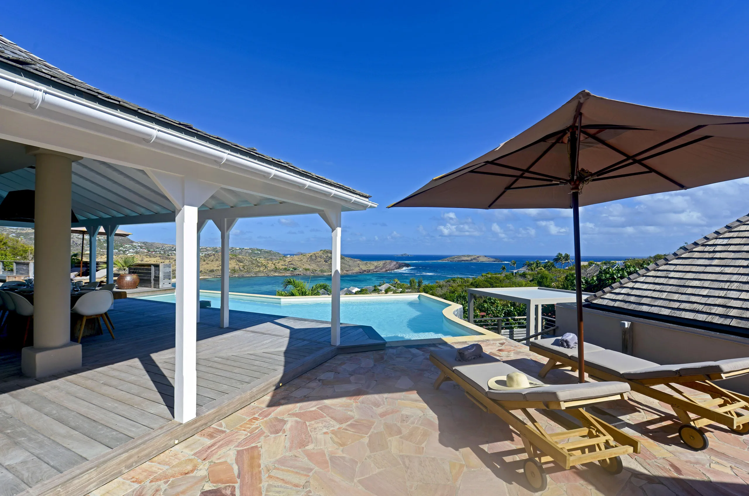 Charming Classic Luxe Villa with Private Pool and Stunning Ocean Views — photograph 9