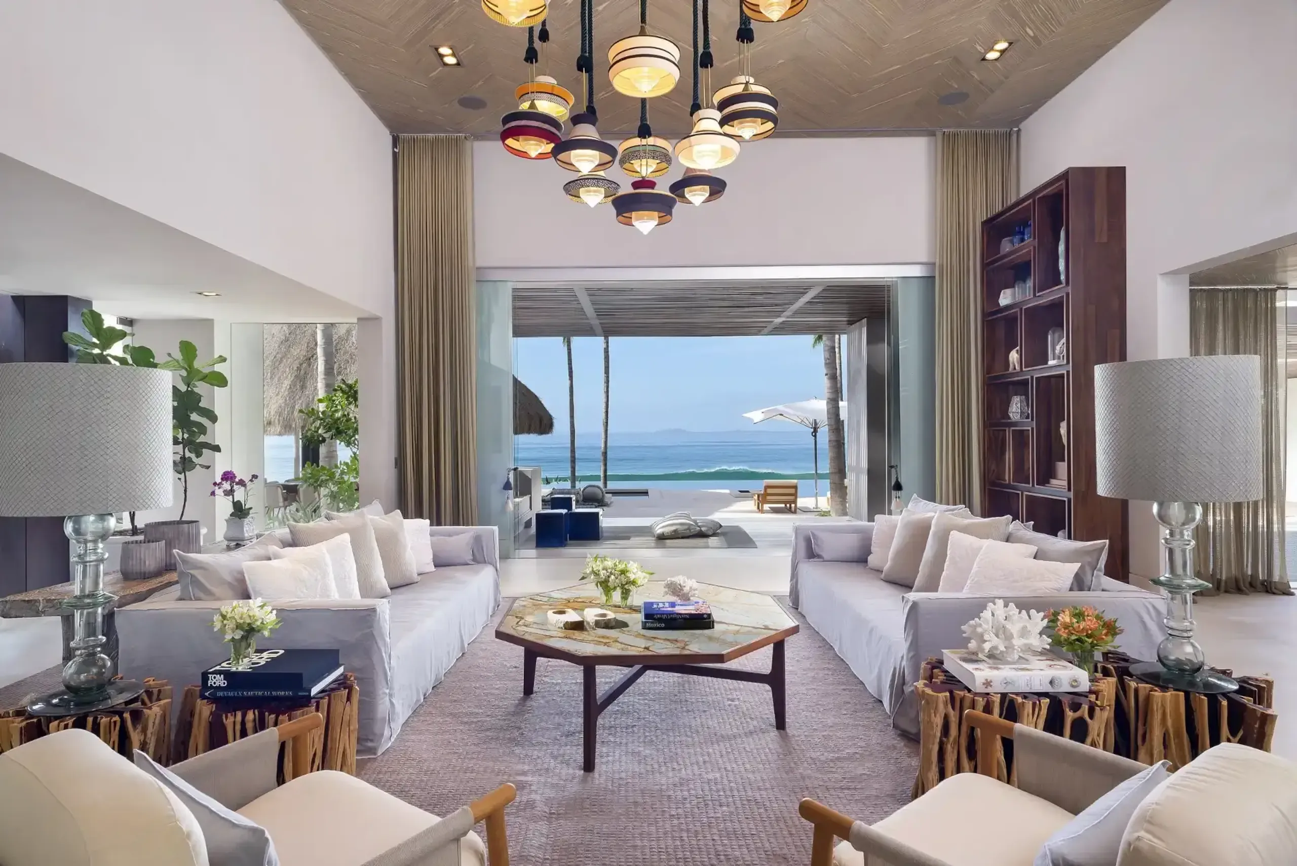 Splendid Ranchos Estates Beachfront Villa with Private Pool and Beach Views — photograph 10