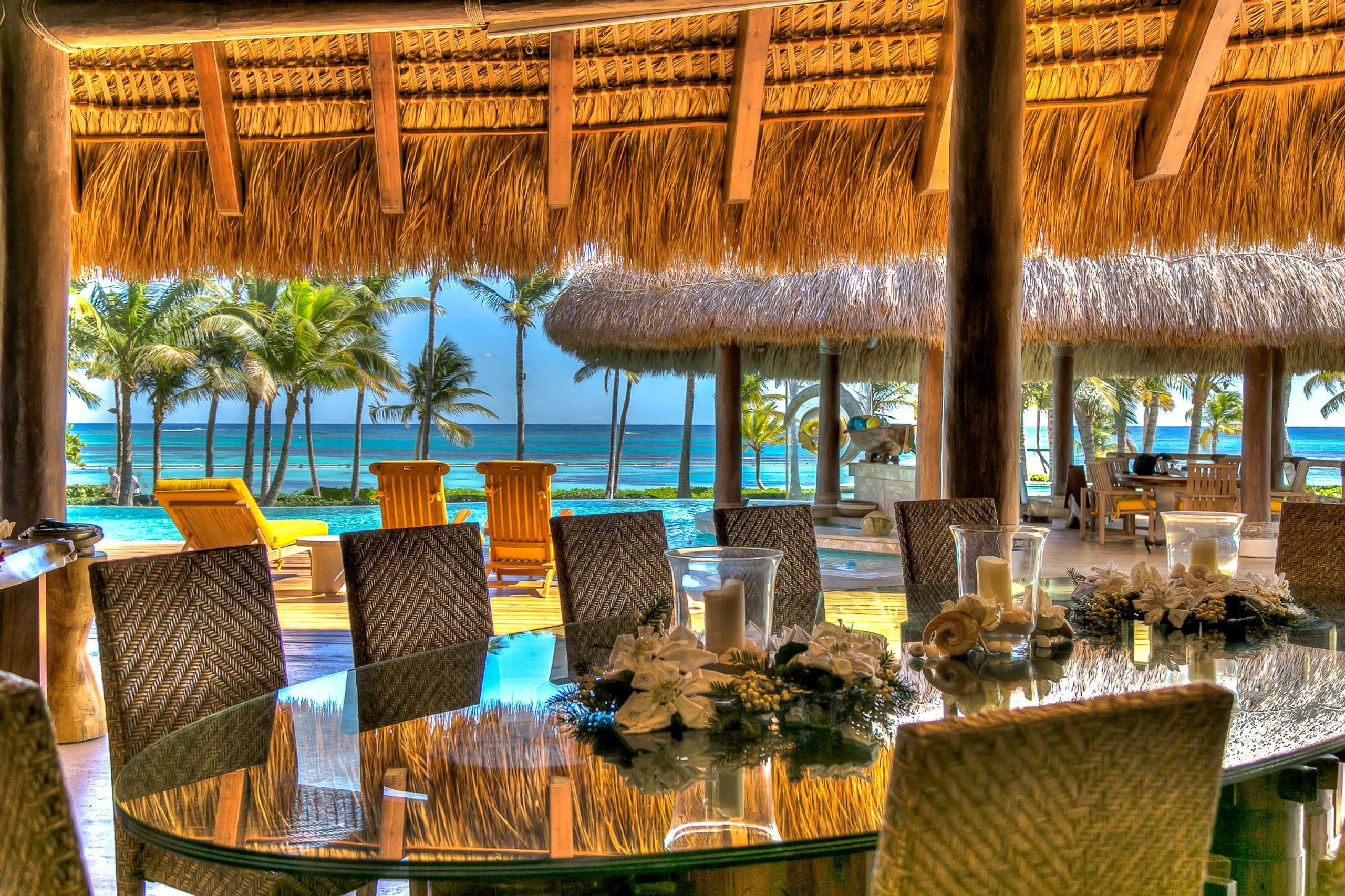 Travel-Inspired Villa with Private Pool Designed by Antonio Imbert and Patricia Reid — photograph 8