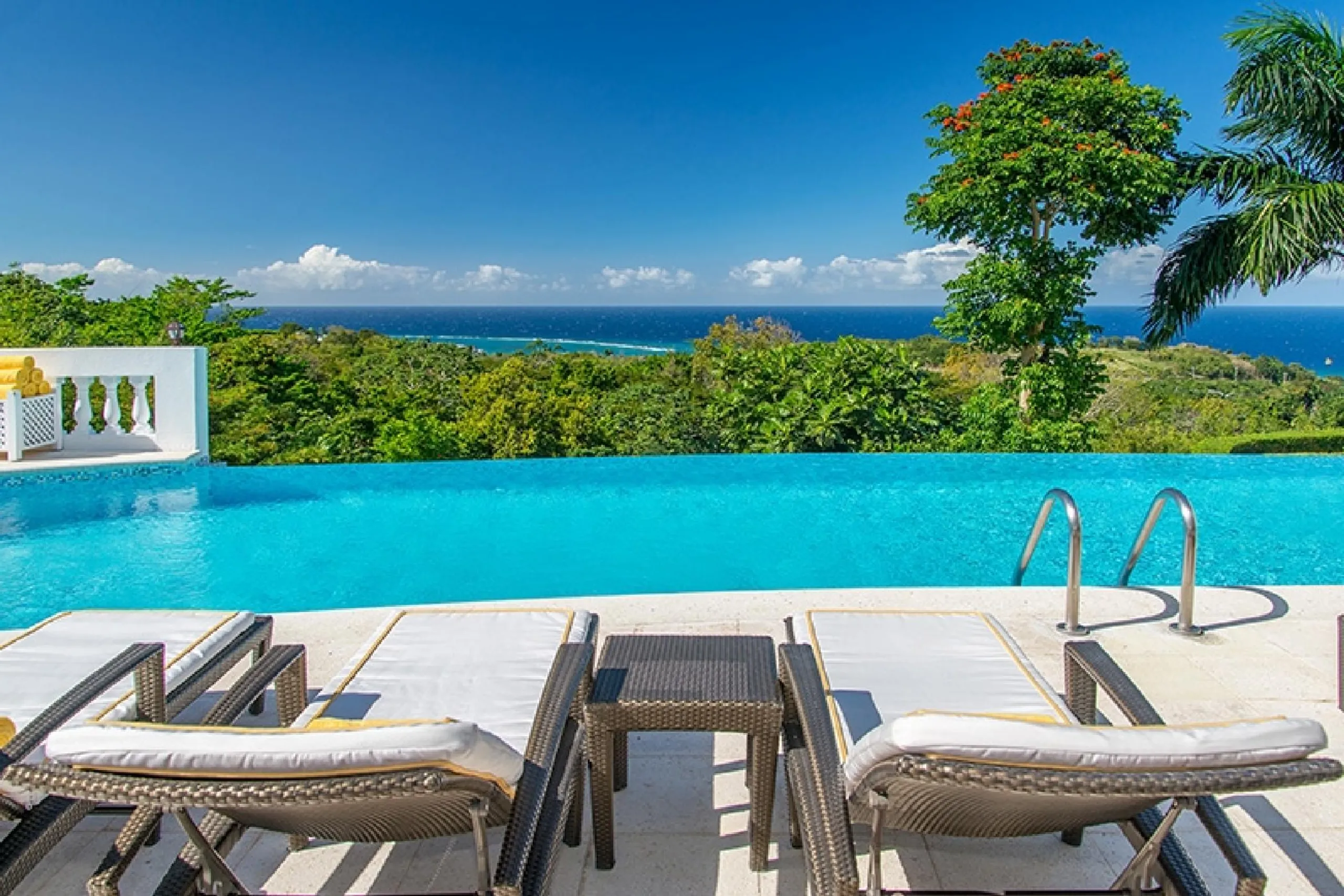 Elegant Montego Bay Villa with Private Pool and Panoramic Ocean Views — photograph 6