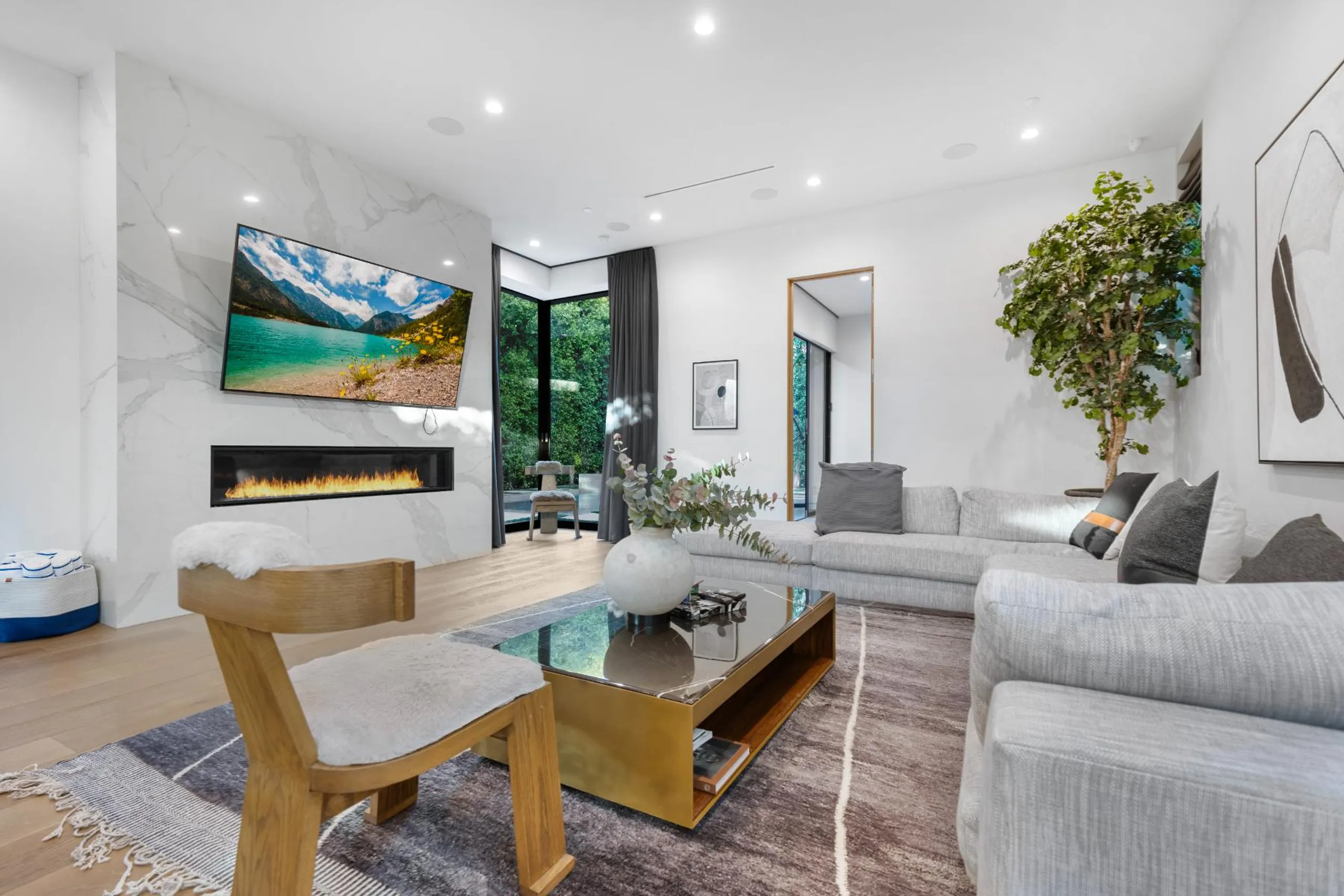 Deluxe West Hollywood Villa with Invigorating Pool — photograph 8