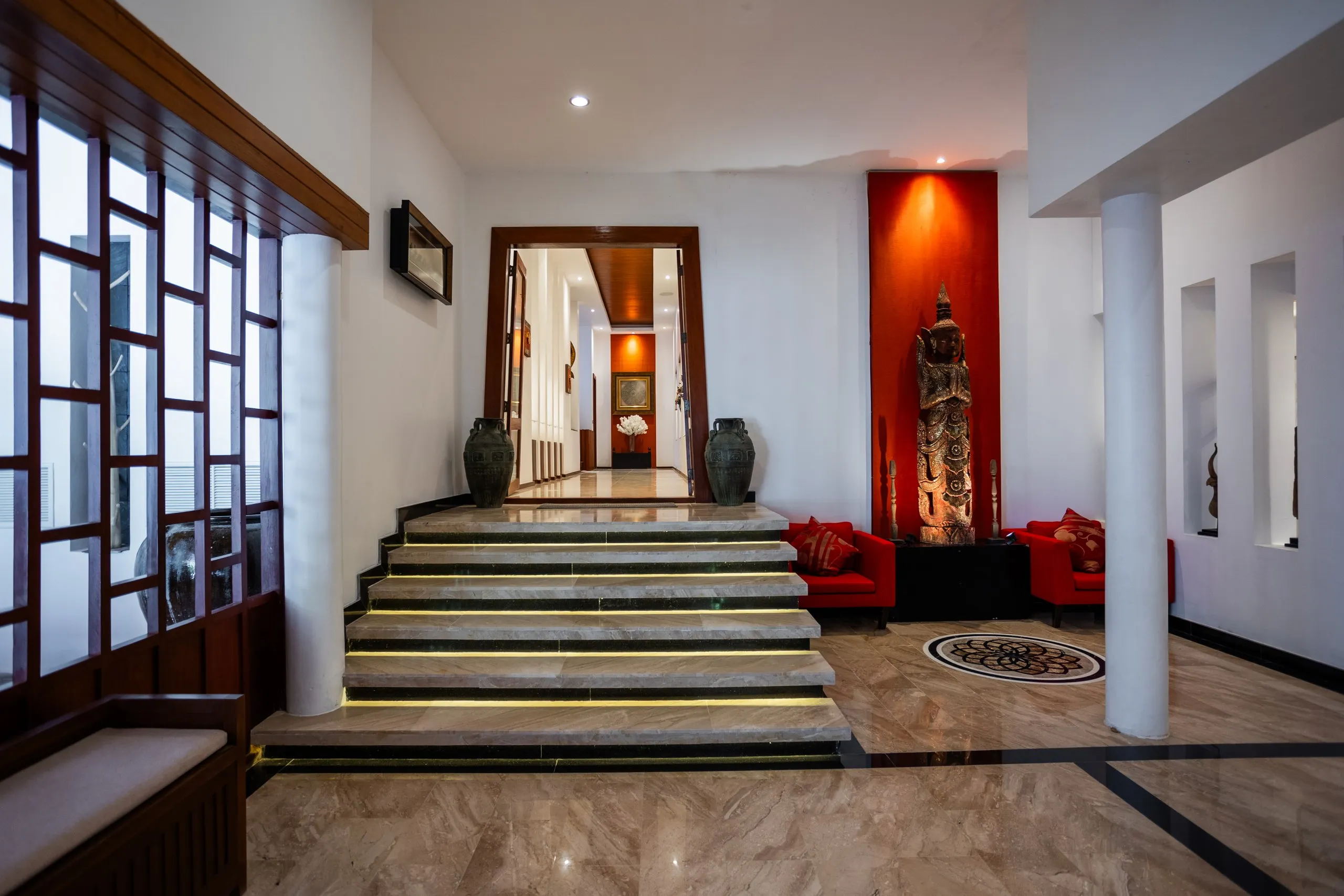 Phenomenal Hilltop Villa with Infinity Pool and Overlooking Andaman Sea Waters — photograph 10
