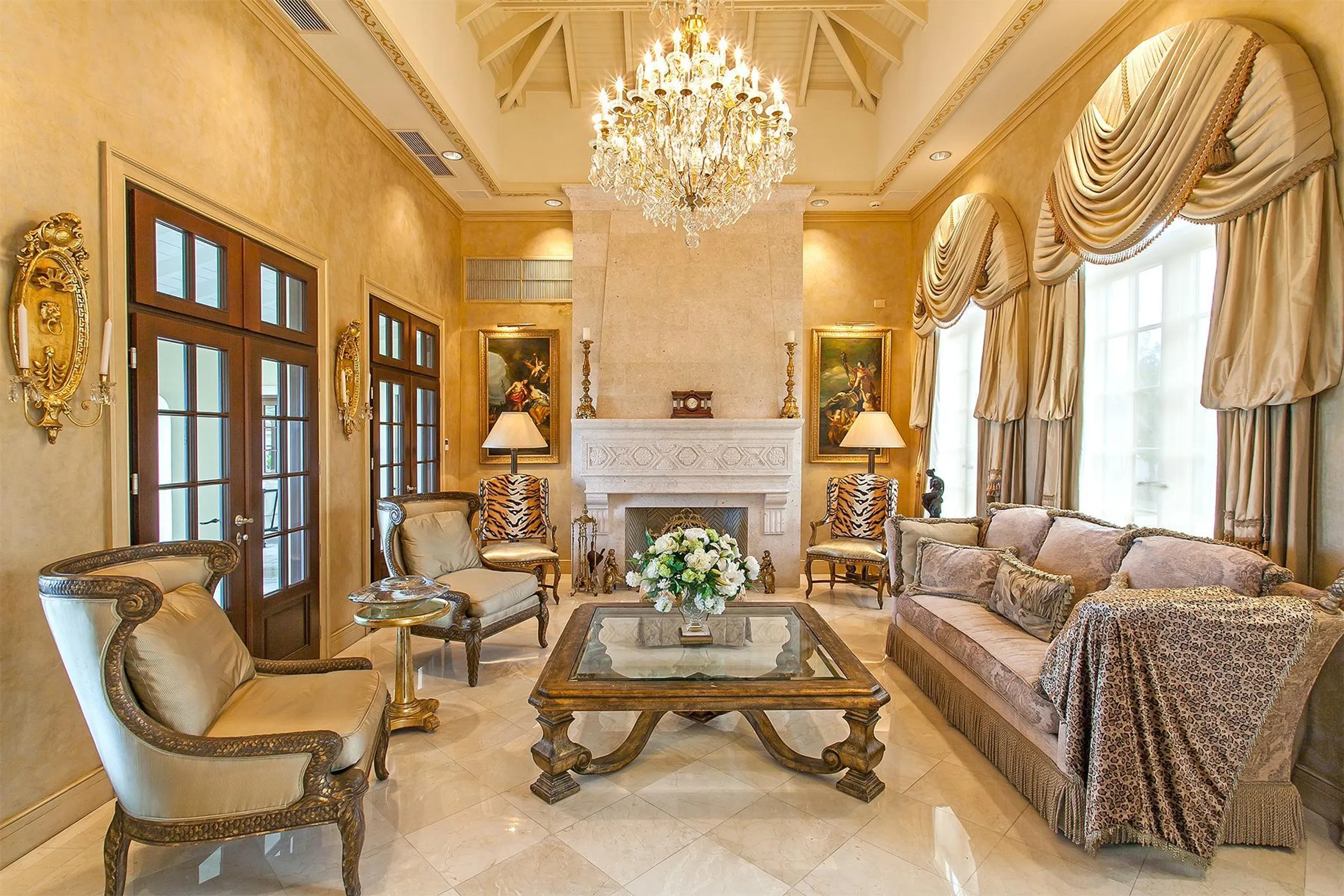 Luxury Redefined: Grand Luxe  Estate with Elegant Pool and Caribbean Views — photograph 12