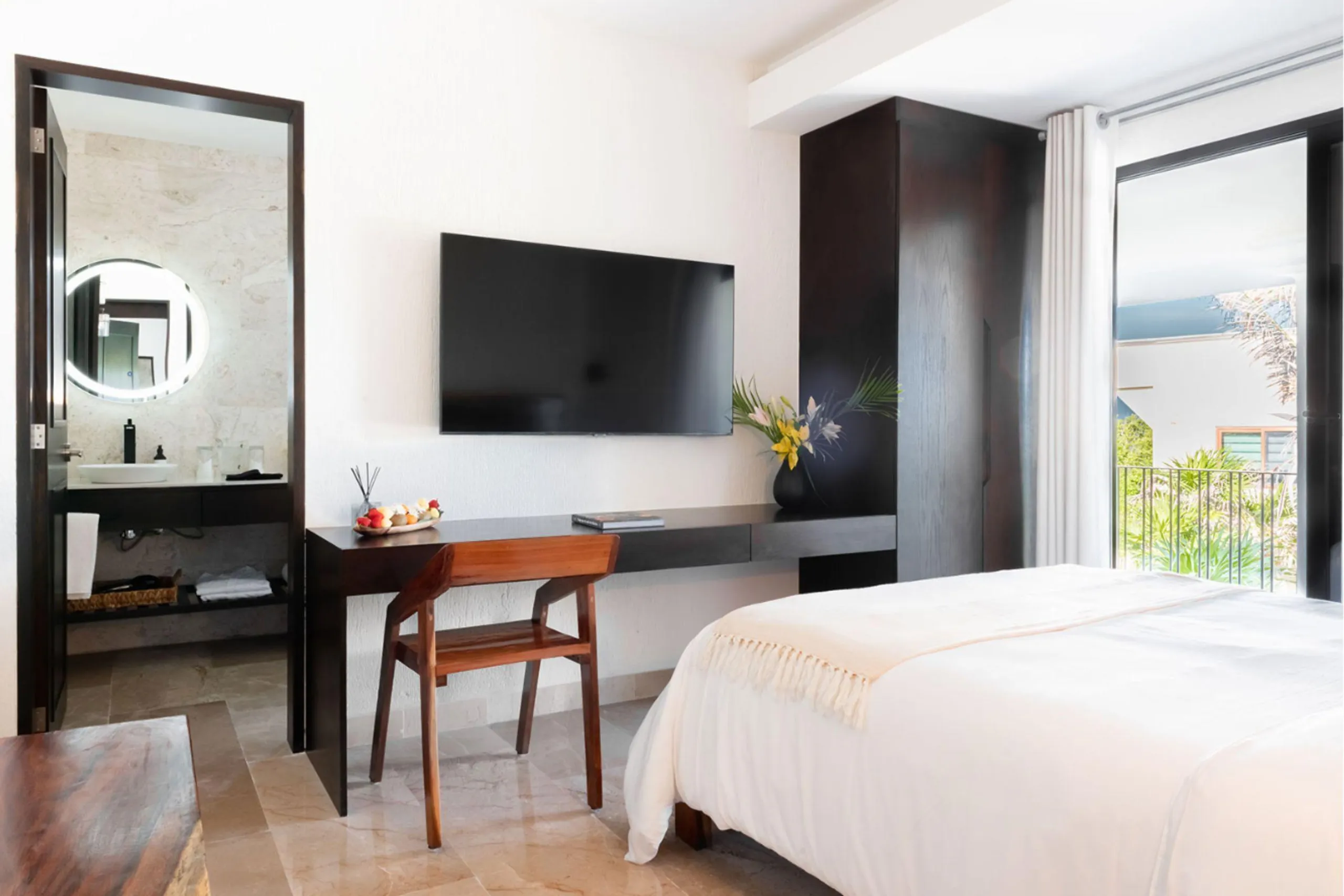 Exquisite Beach Front Tankah Bay Villa for Unforgettable Retreats and Relaxation — photograph 10