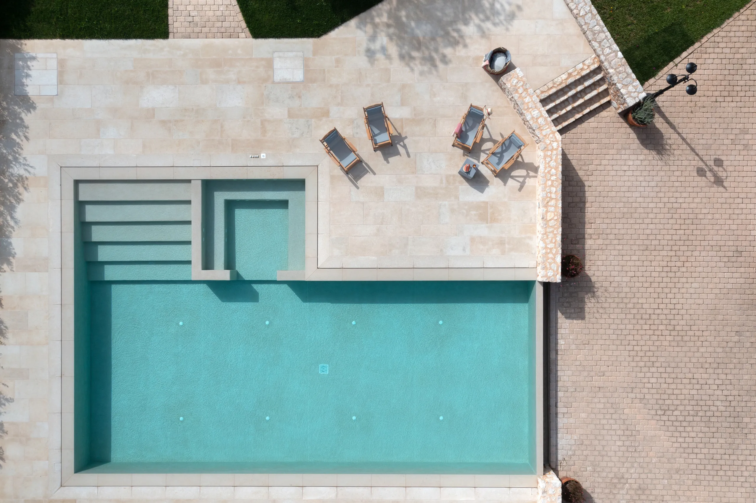 Statuesque Modern Villa with Private Pool and Wonderful 360° Views — photograph 3