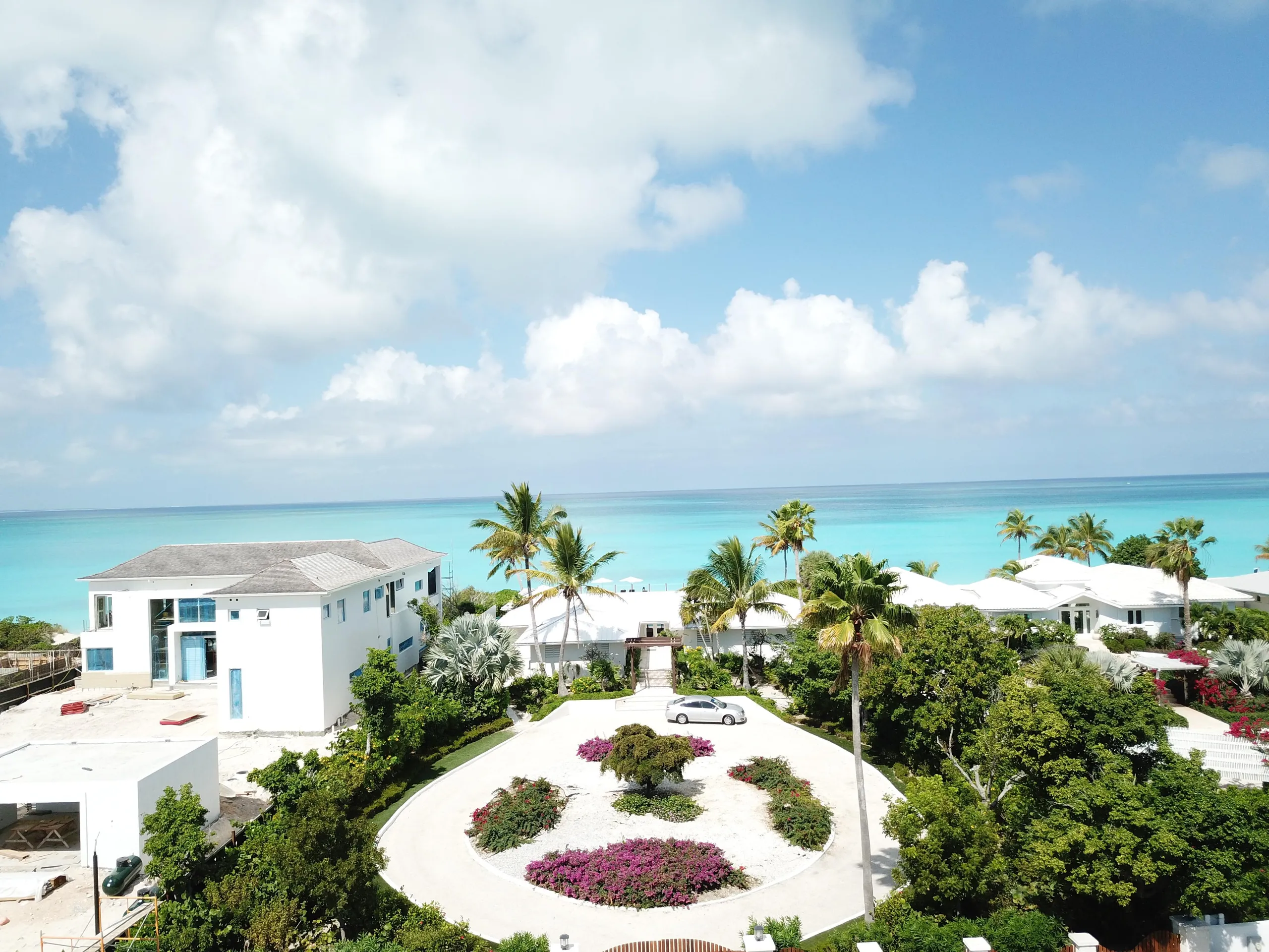 Charming Grace Bay Villa with Private Pool and Pristine Beachfront Views — photograph 7