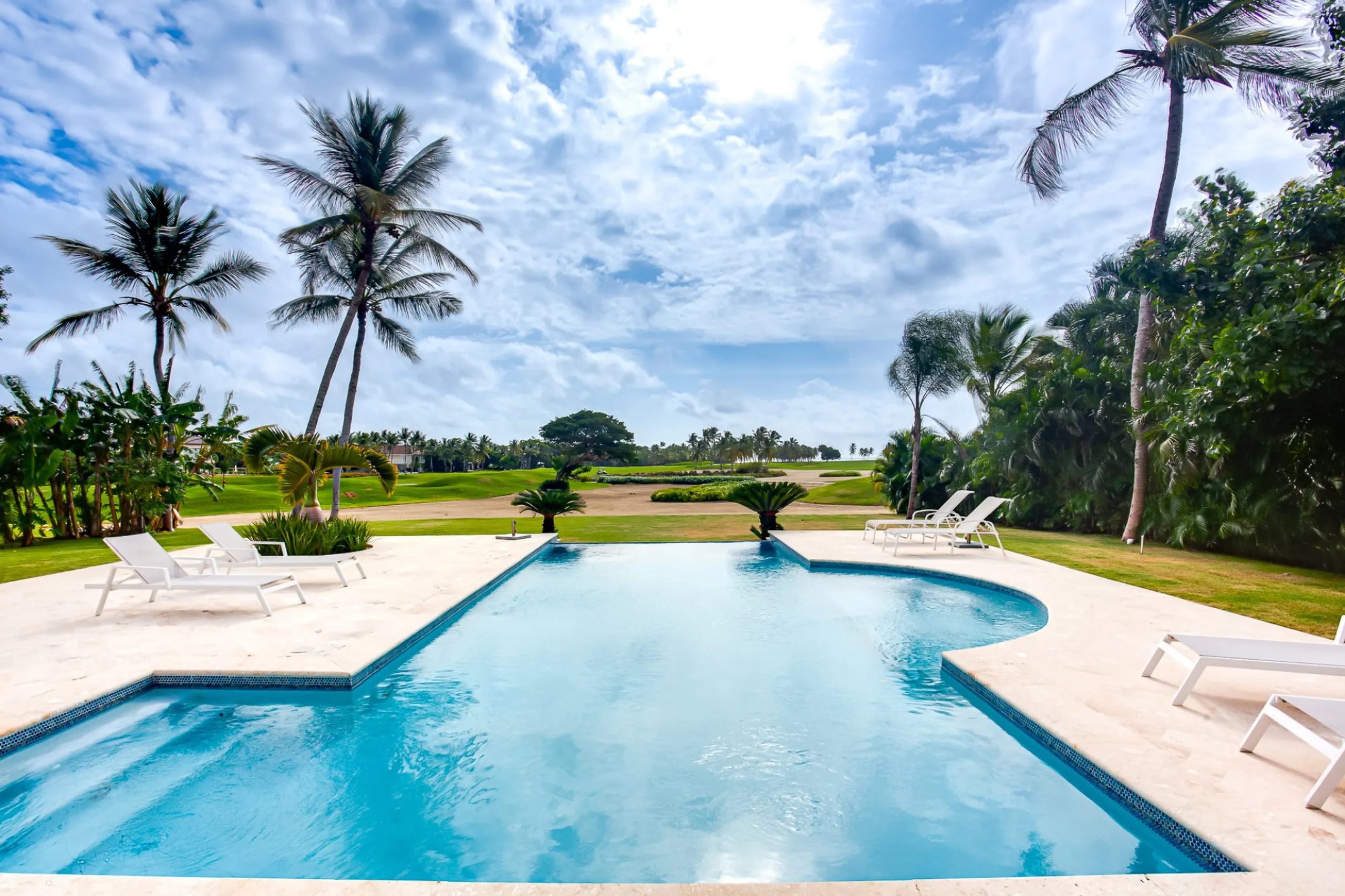 Elegant 4BR Villa in Tortuga Bay with Private Pool, Ocean Views & Golf Course — photograph 7