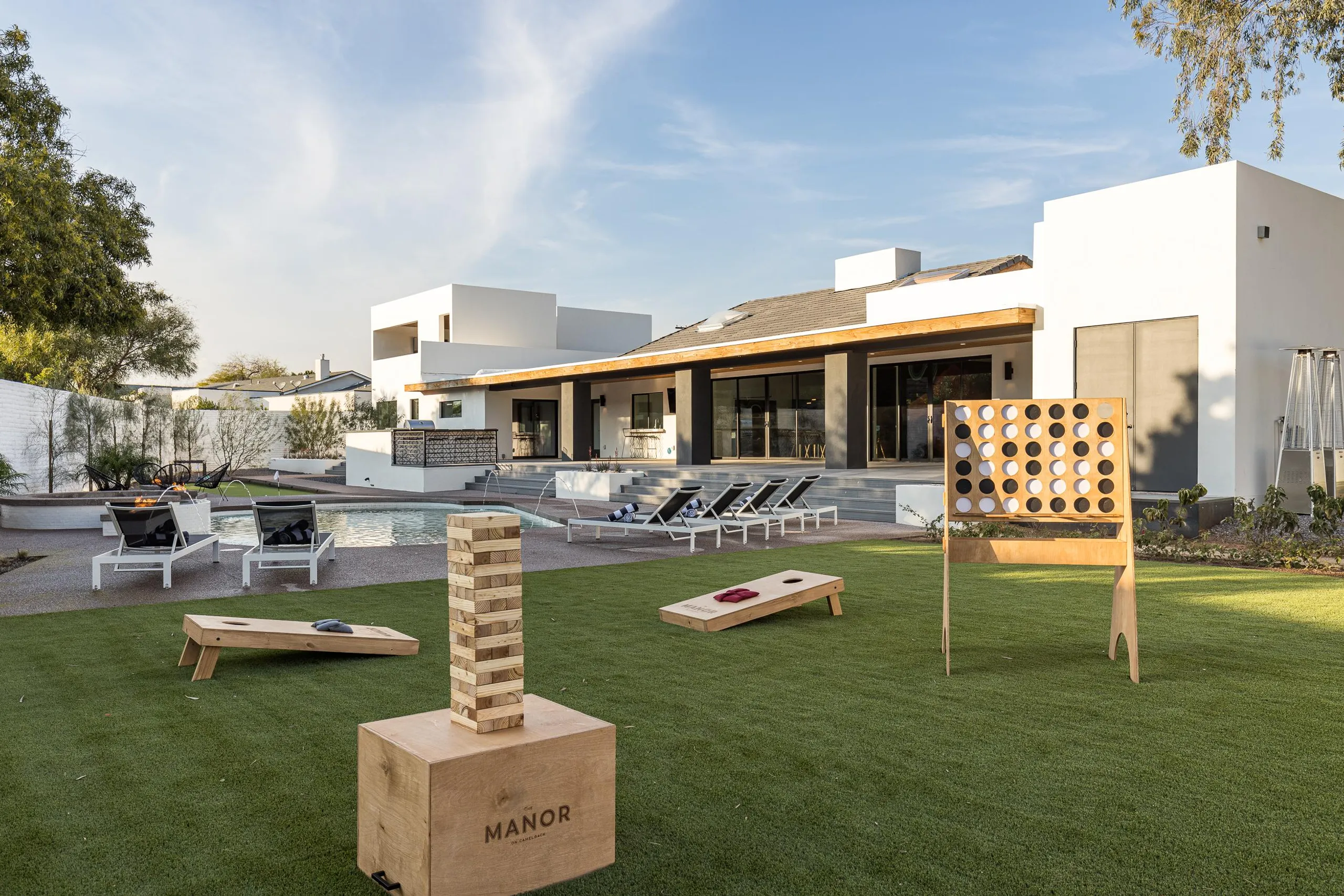 Unparalleled 8,500 Sq. Ft. Phoenix Villa with Private Heated Pool, Spa, Sauna, and Mountain Views — photograph 5