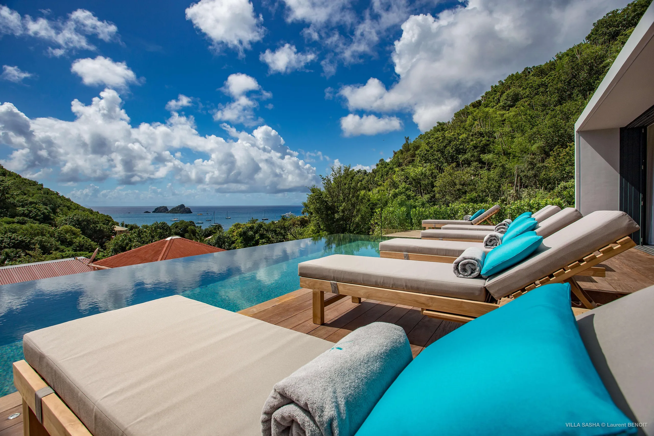 Chic Tropical Villa with Ocean Views in Corossol, St. Barths — photograph 2