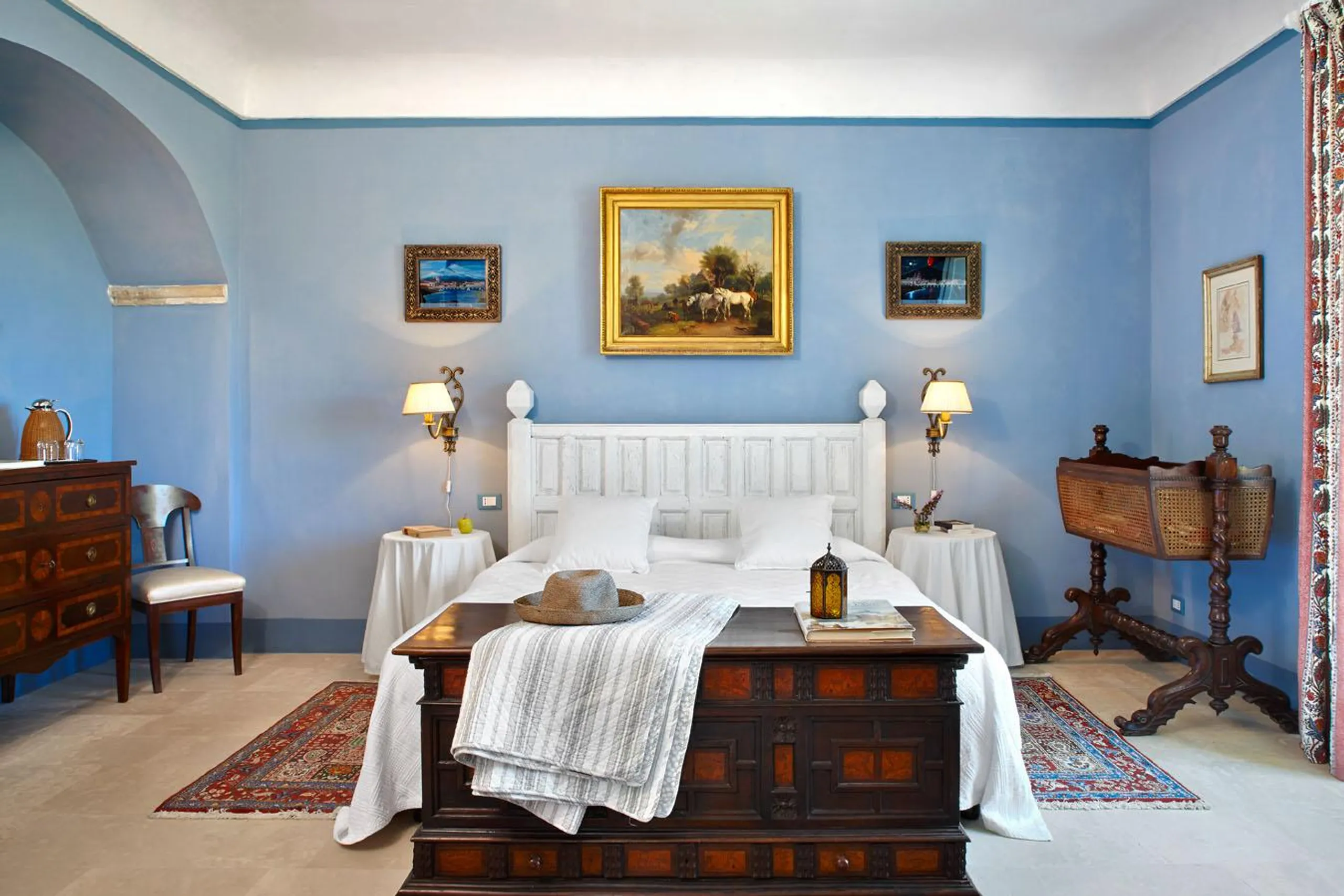 Sensational Sicily Villa with Private Pool and Lush Vineyard Views — photograph 11