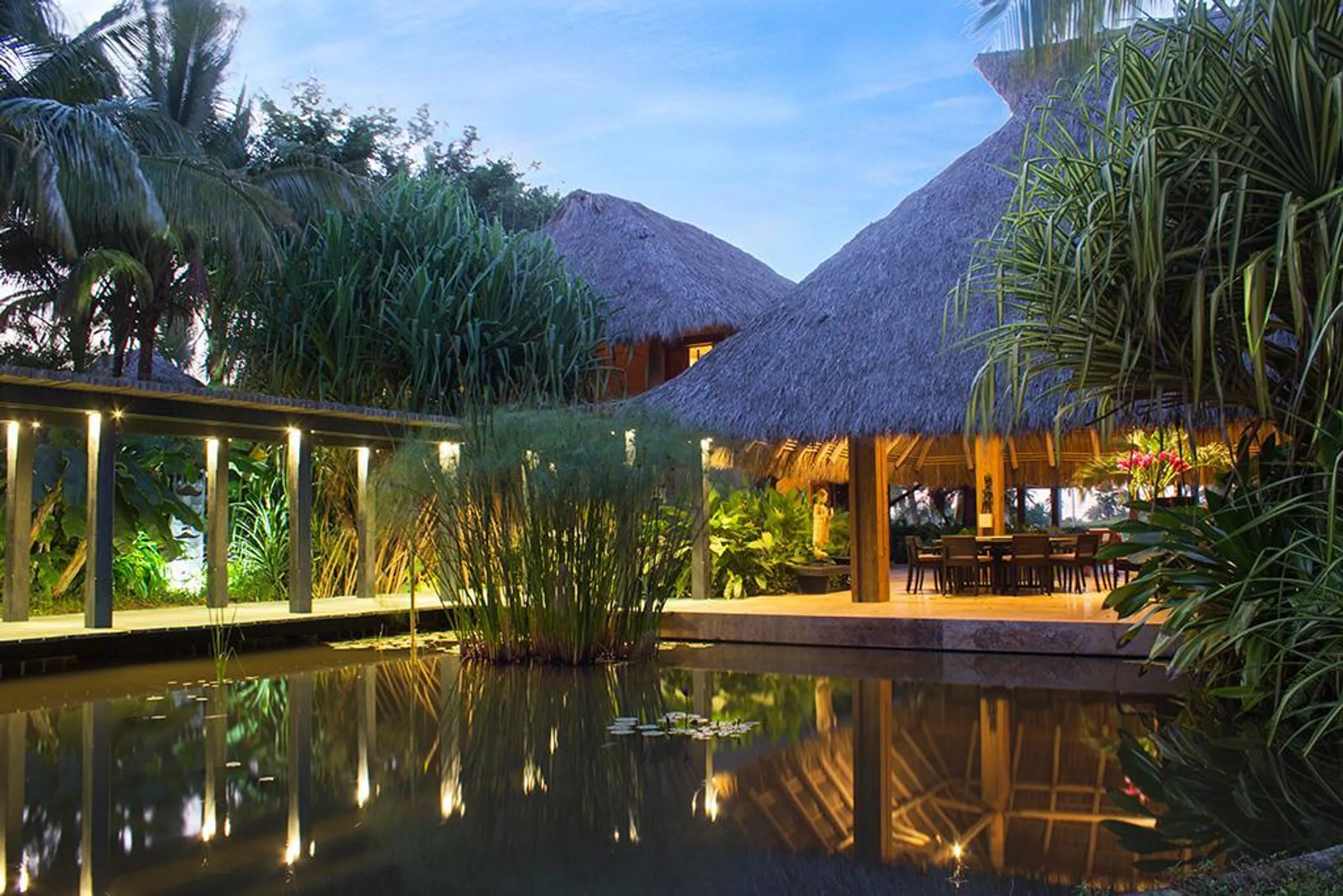 Luxury Ultra Eco Villa with Private Pool and Lush Grounds — photograph 7