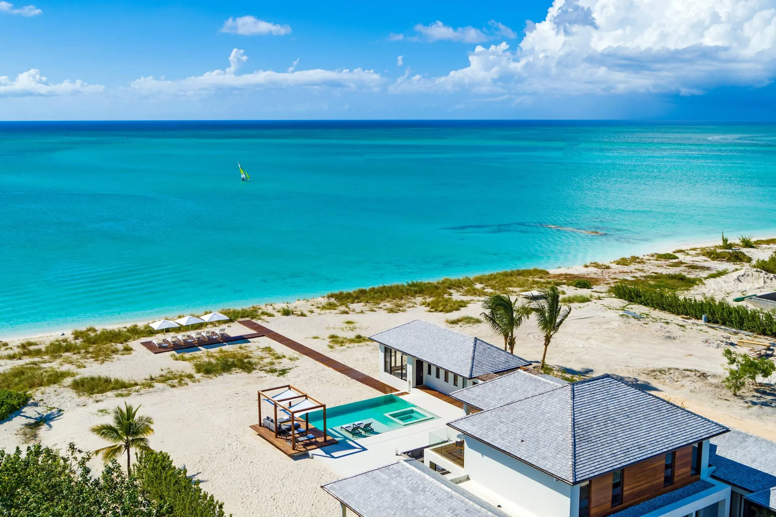 Oasis of Elegance and Serenity Luxe Villa on Grace Bay — photograph 6