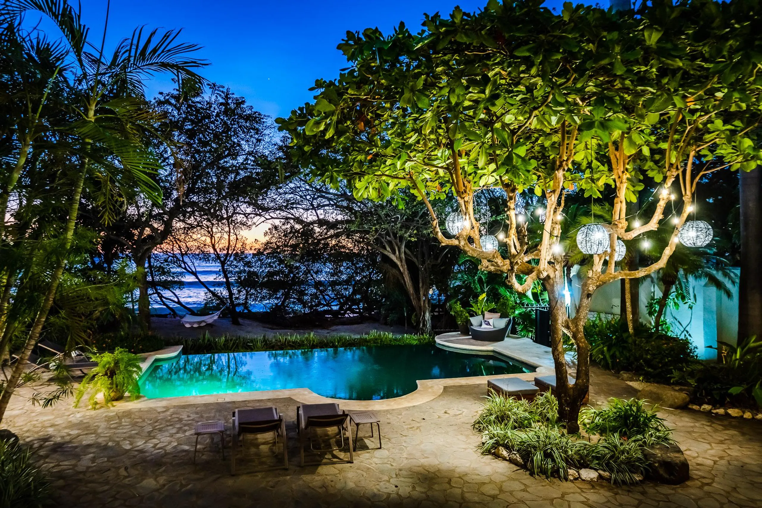 Plentiful Playa Longosta Villa with Private Pool and Walks to Beach — photograph 2