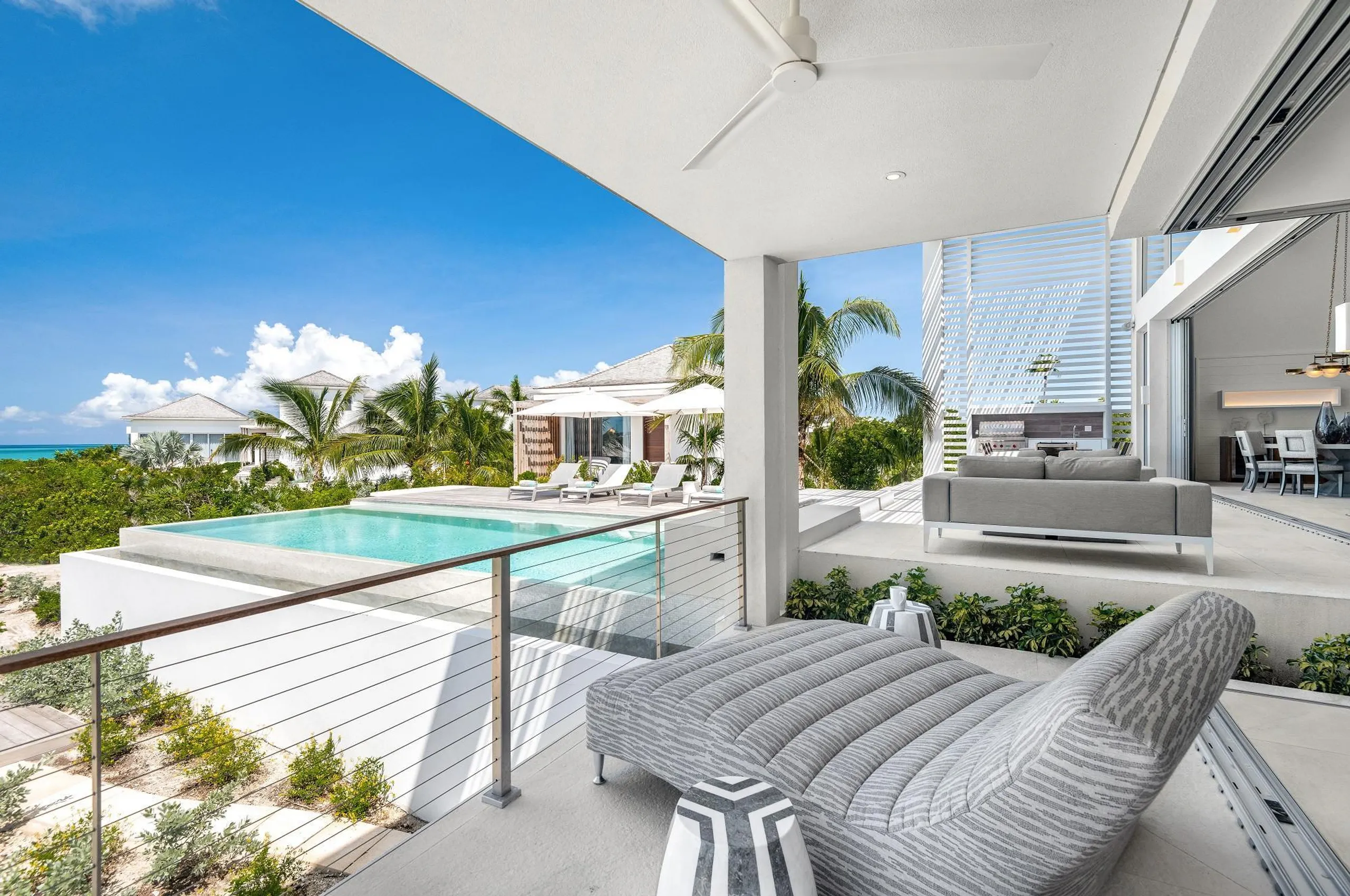Five Star Grace Bay Modern Villa with Private Infinity Pool and Beach Access — photograph 10