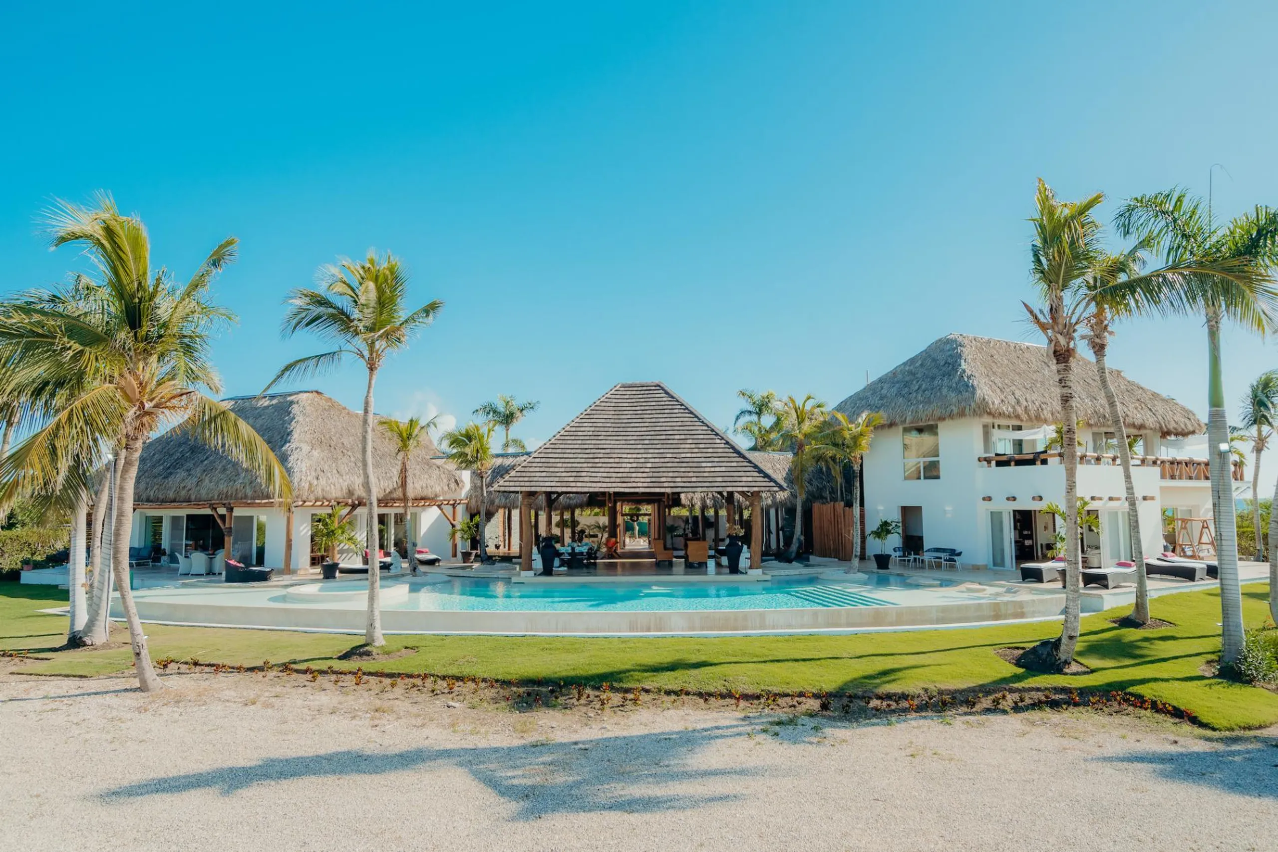 Radiant Punta Cana Estate with Unique Private Pool, Jacuzzi, and Panoramic Views, Punta Cana