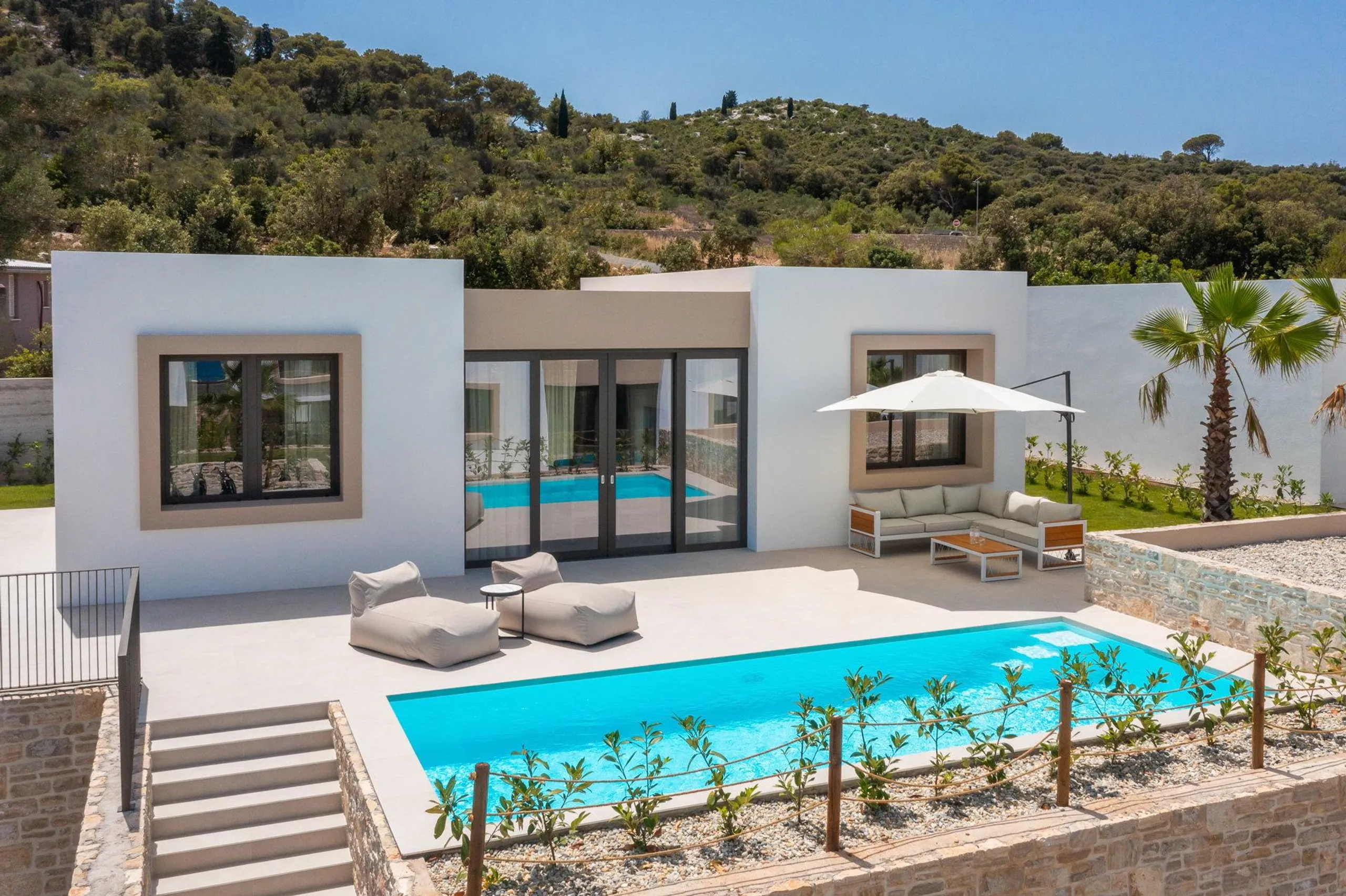 High-end Villa with Pool and Endless Sea View on the Horizon, Tkon