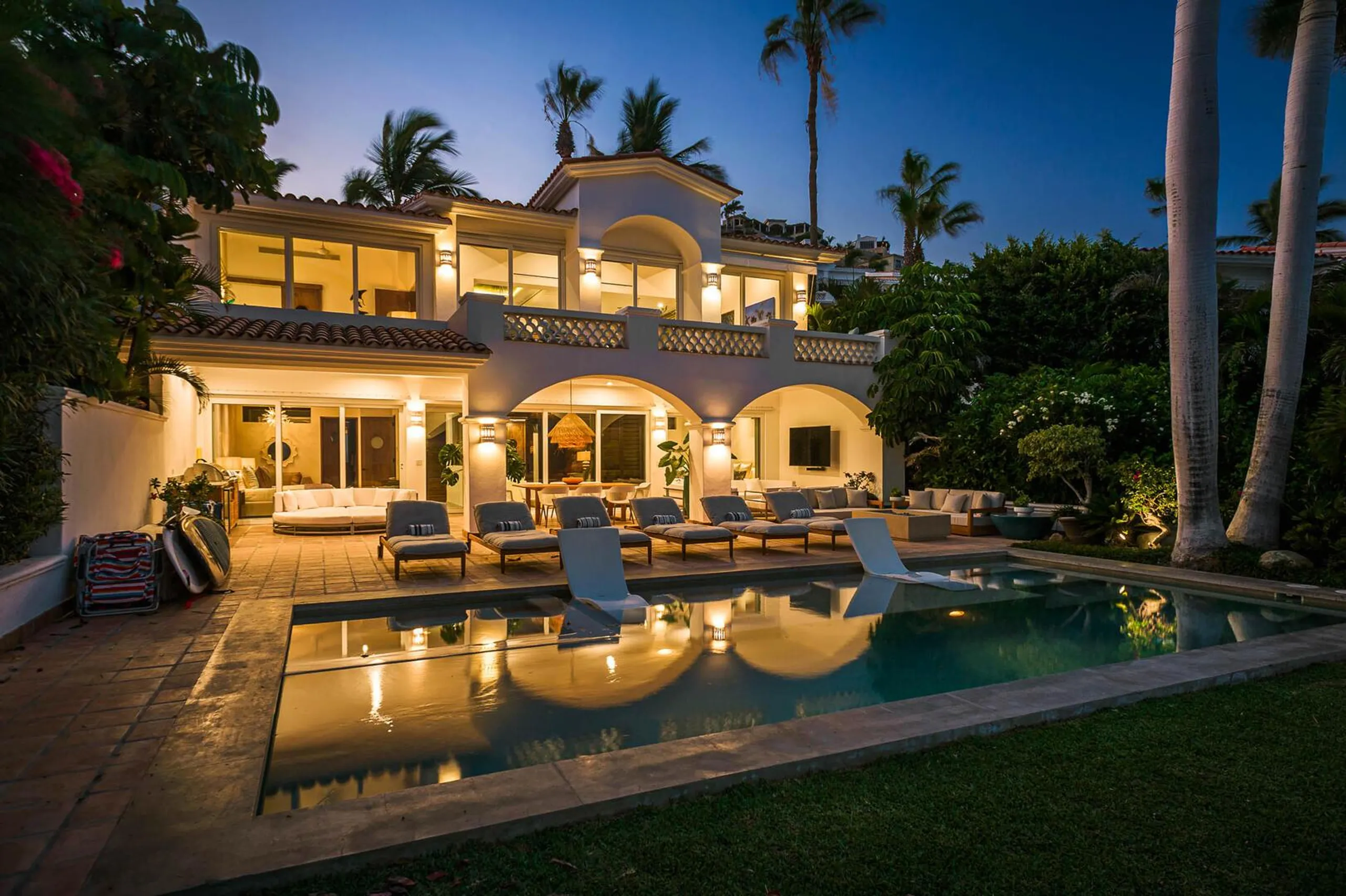 Designer Beachfront Villa with Private Infinity Pool & Outdoor Oasis, Palmilla