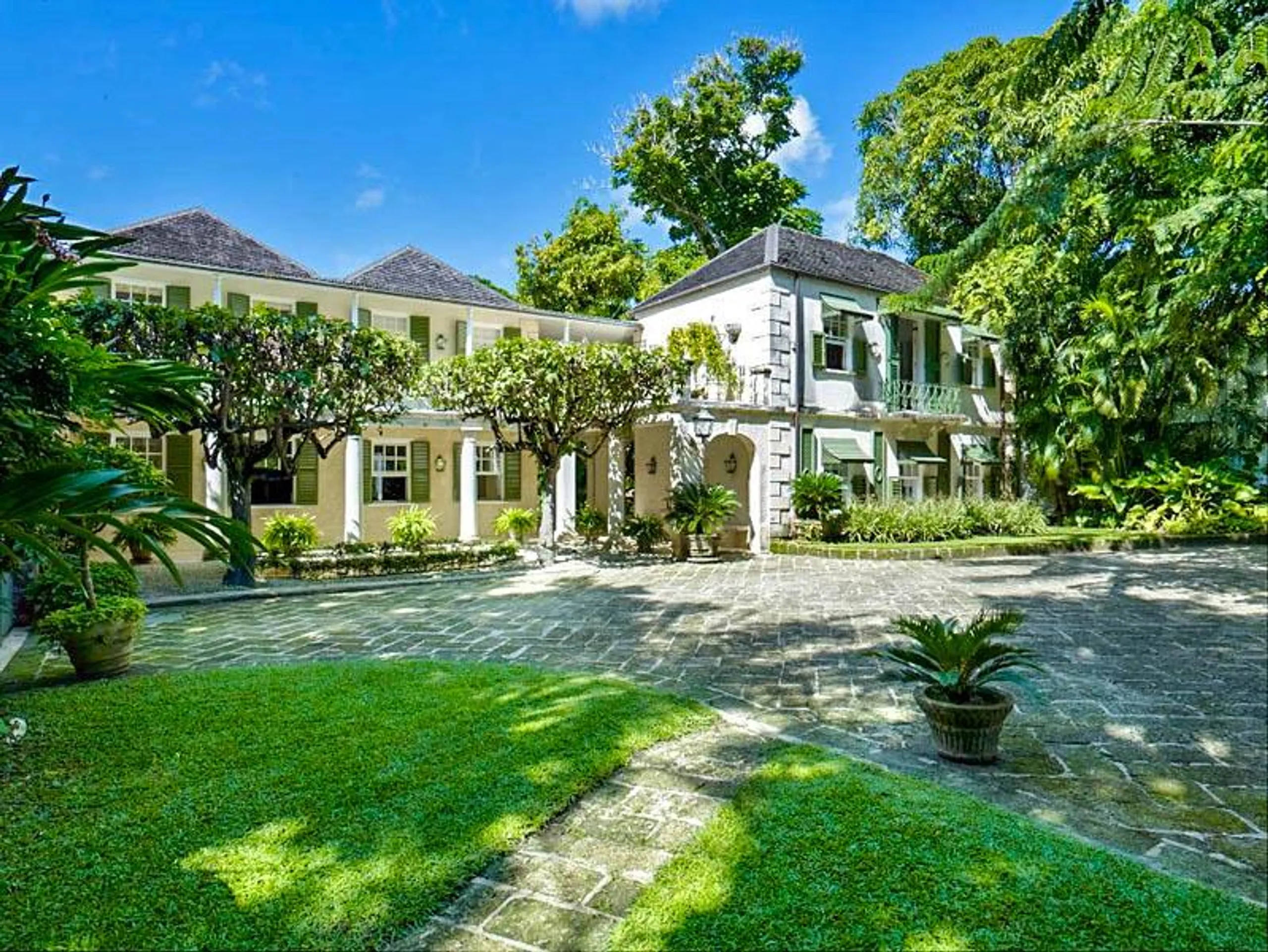 Resplendent Villa with Private Pool and Surrounding Sea Views — photograph 8