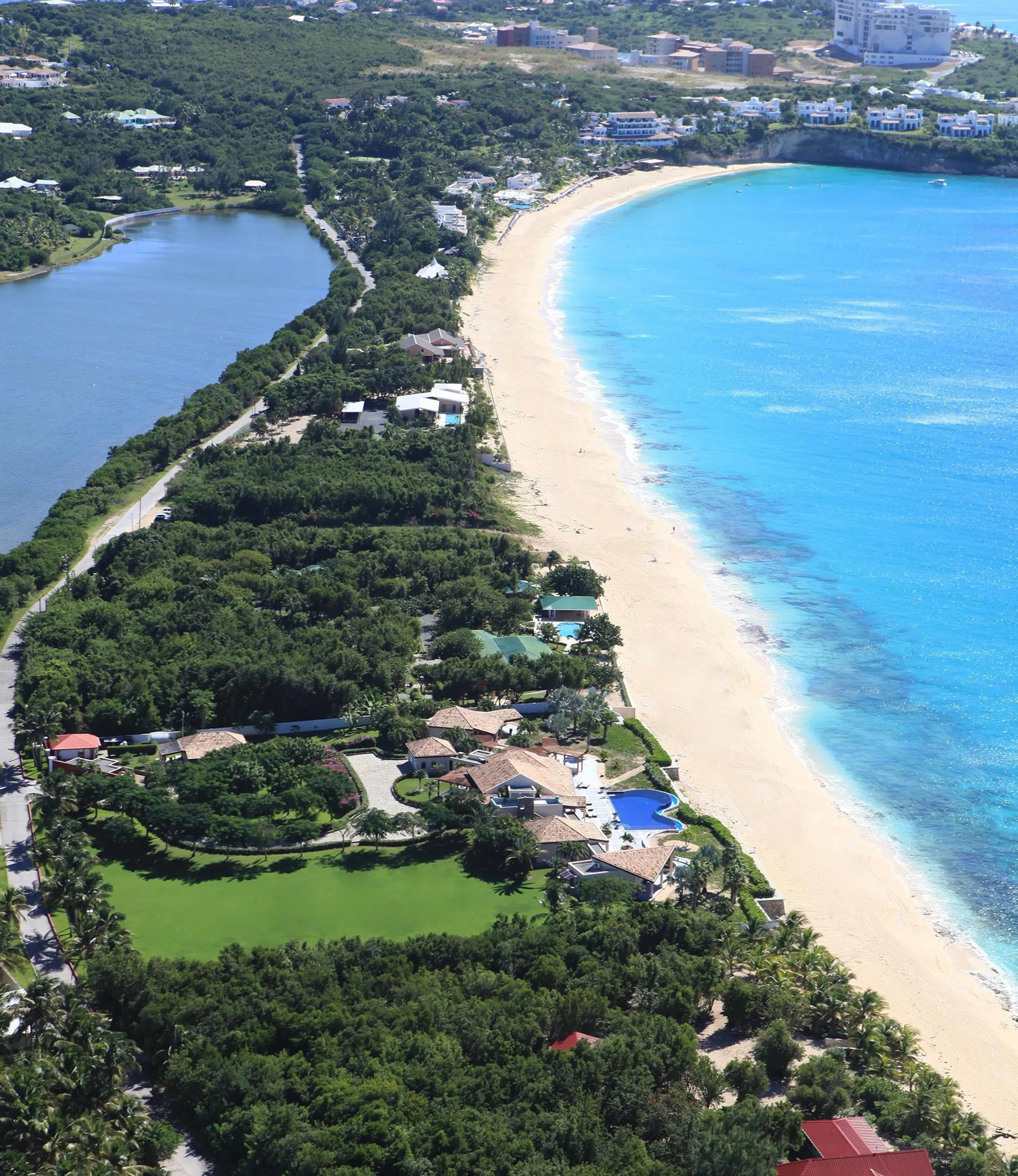 State-of-the-art Villa in Terress Basses with Large Infinity Pool and Beachfront Access — photograph 8