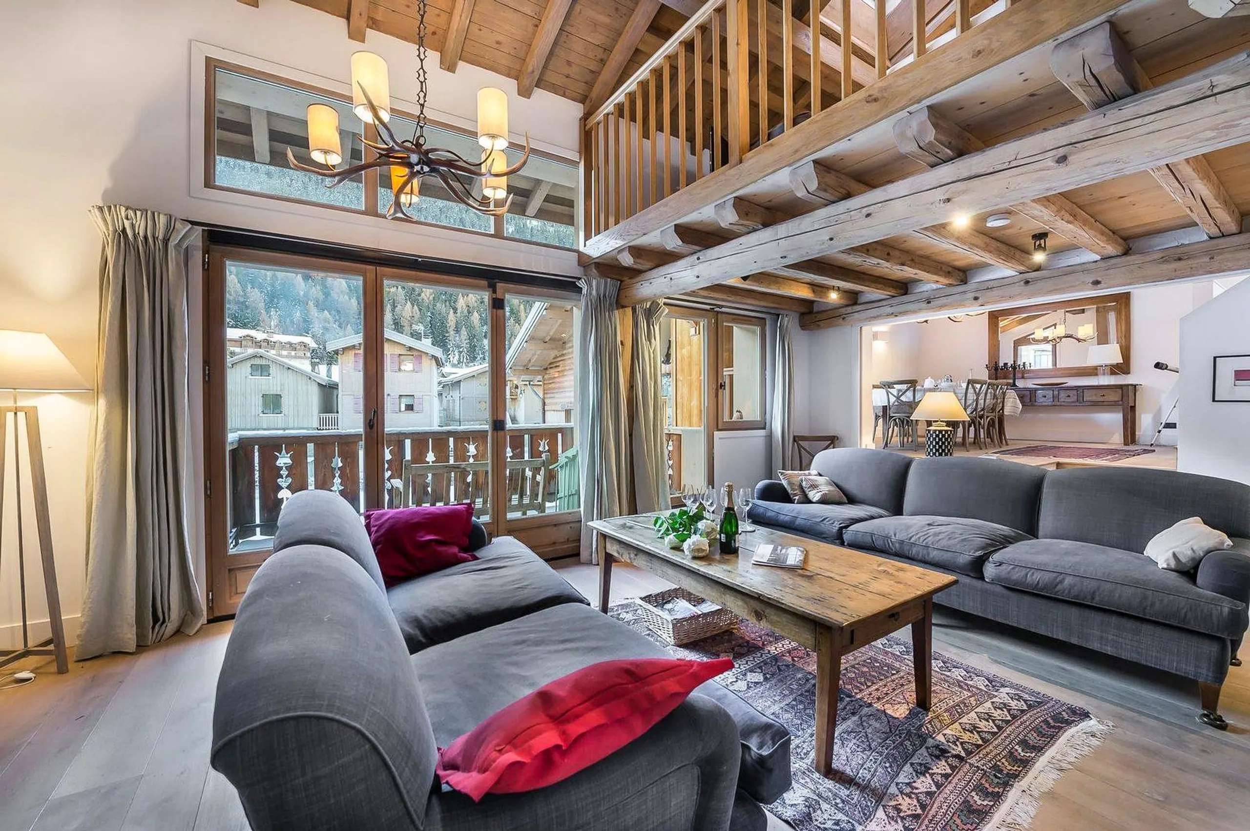 Serene Villa in Courchevel with Spacious Living Area and Cozy Bedrooms, Saint Bon Tarentaise