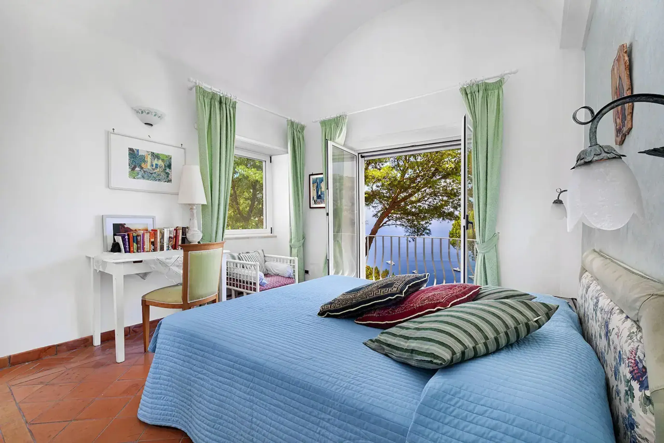 Deluxe Paradise Villa with Pool and Breathtaking Sea Views — photograph 9