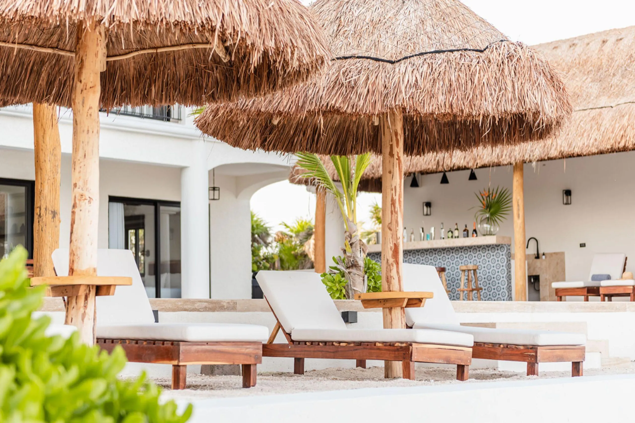Exquisite Beach Front Tankah Bay Villa for Unforgettable Retreats and Relaxation — photograph 4