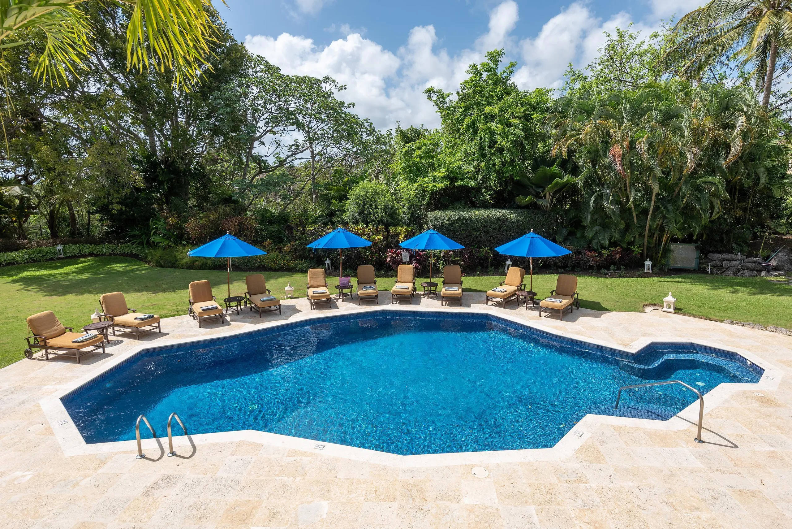 Sandy Lane's Magnificent Three-story Villa with Private Pool and Beach Access — photograph 4