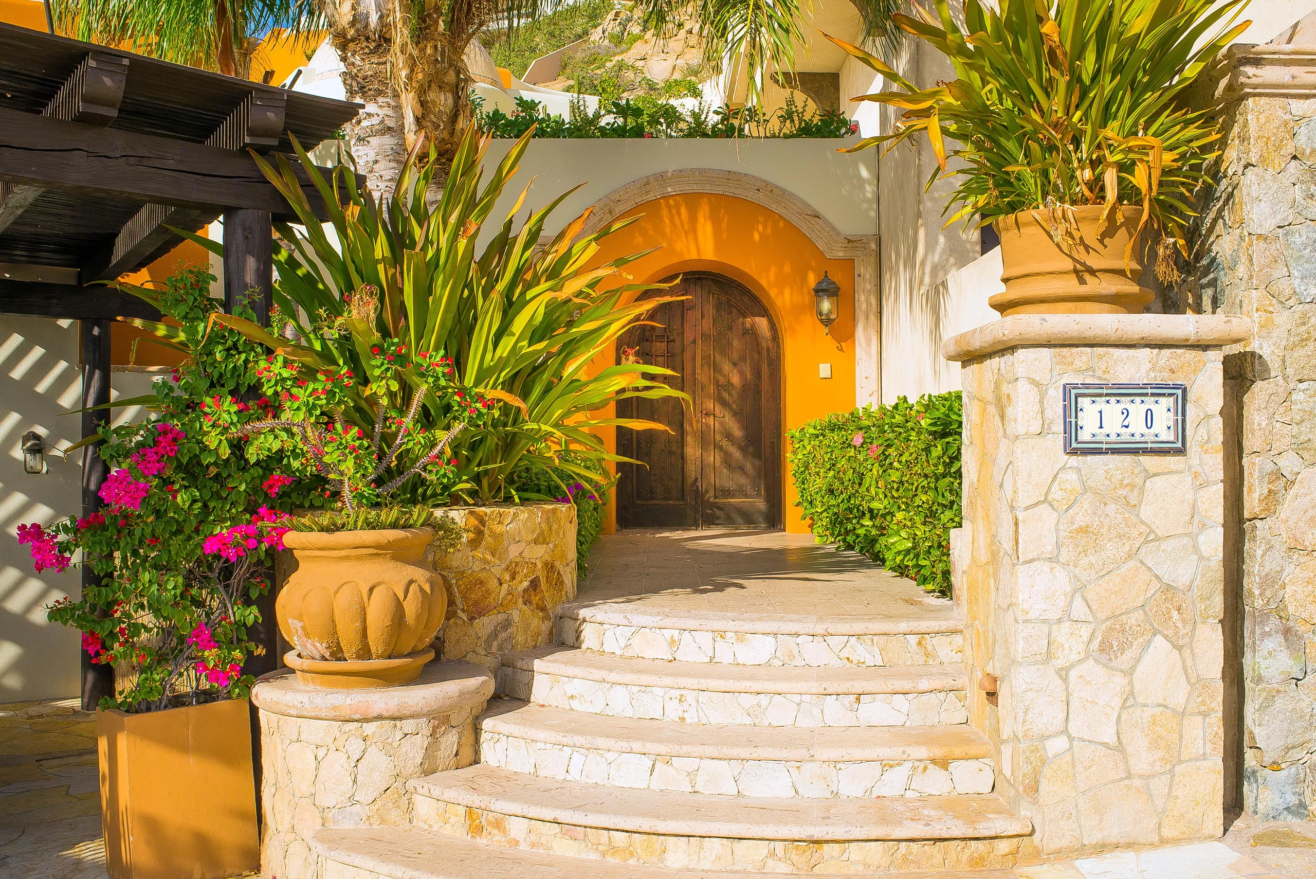 Stunning Cabo San Lucas Estate with Stunning Views — photograph 9