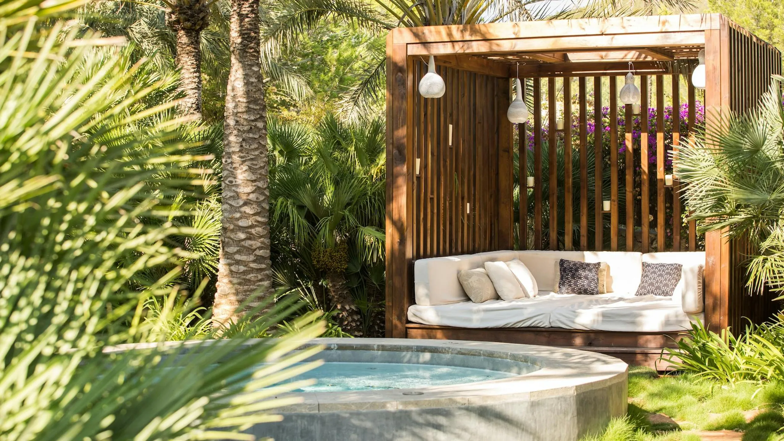 Palatial Paradise Estate in Ibiza with Private Pool and Gazebo — photograph 11