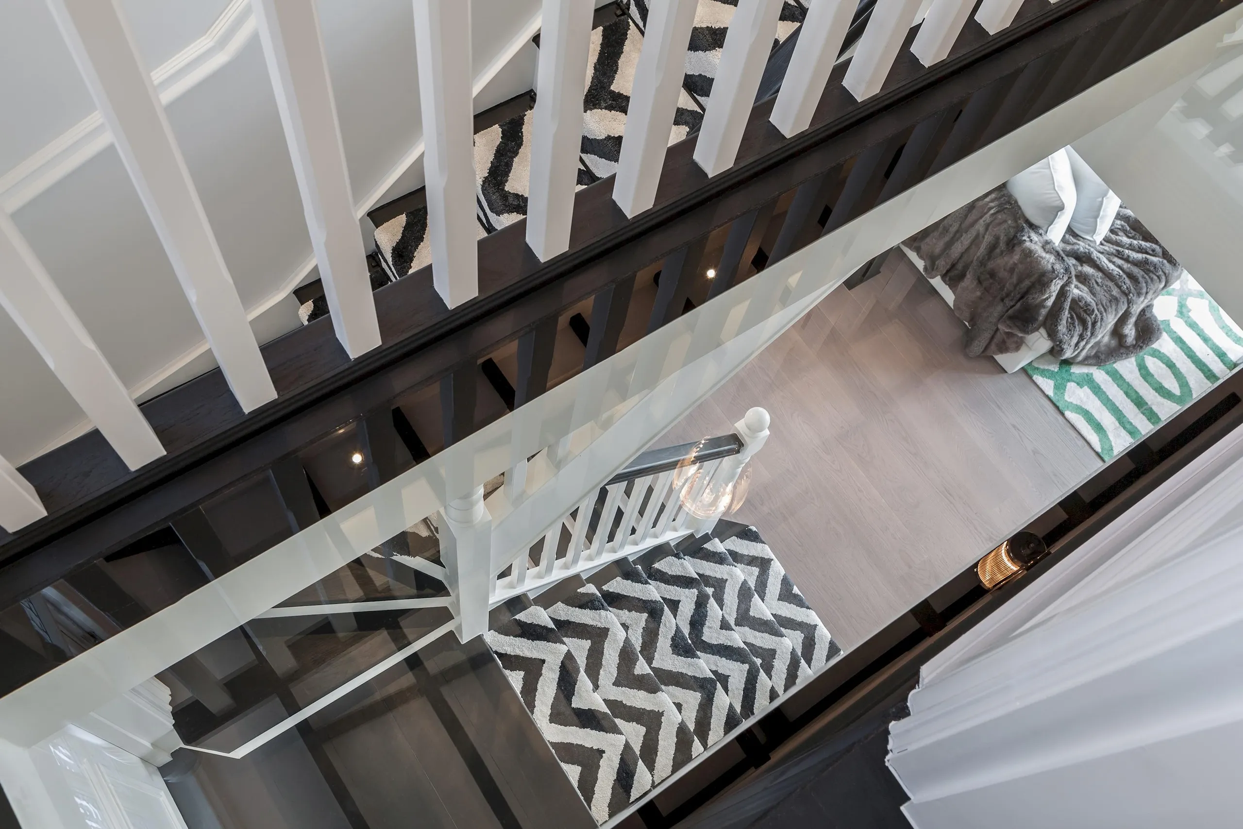 Stunning Luxury British Penthouse London Loft — photograph 11