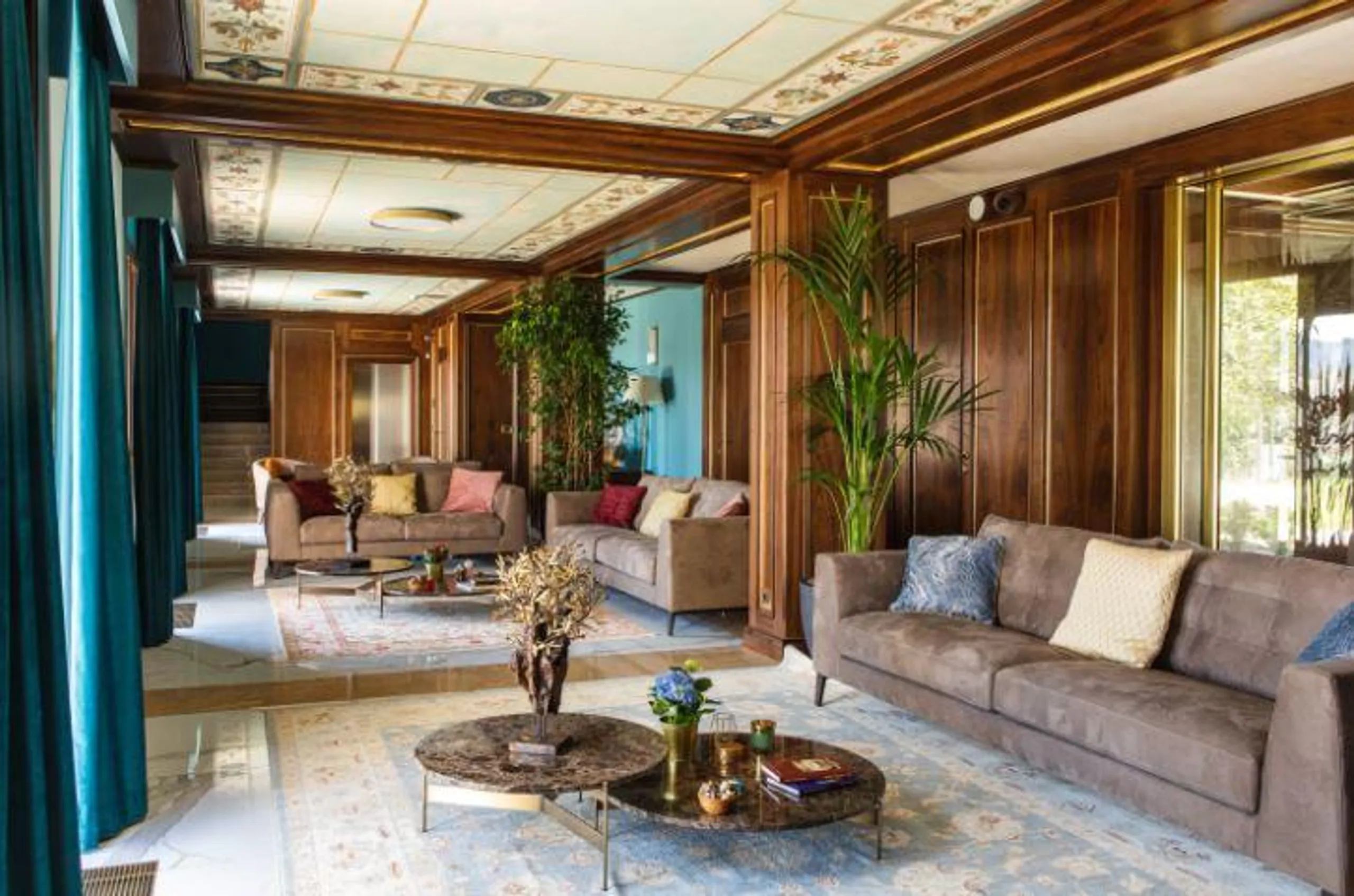 Classic Italian Luxury Estate with Private Pool and Stunning Gully Views — photograph 10