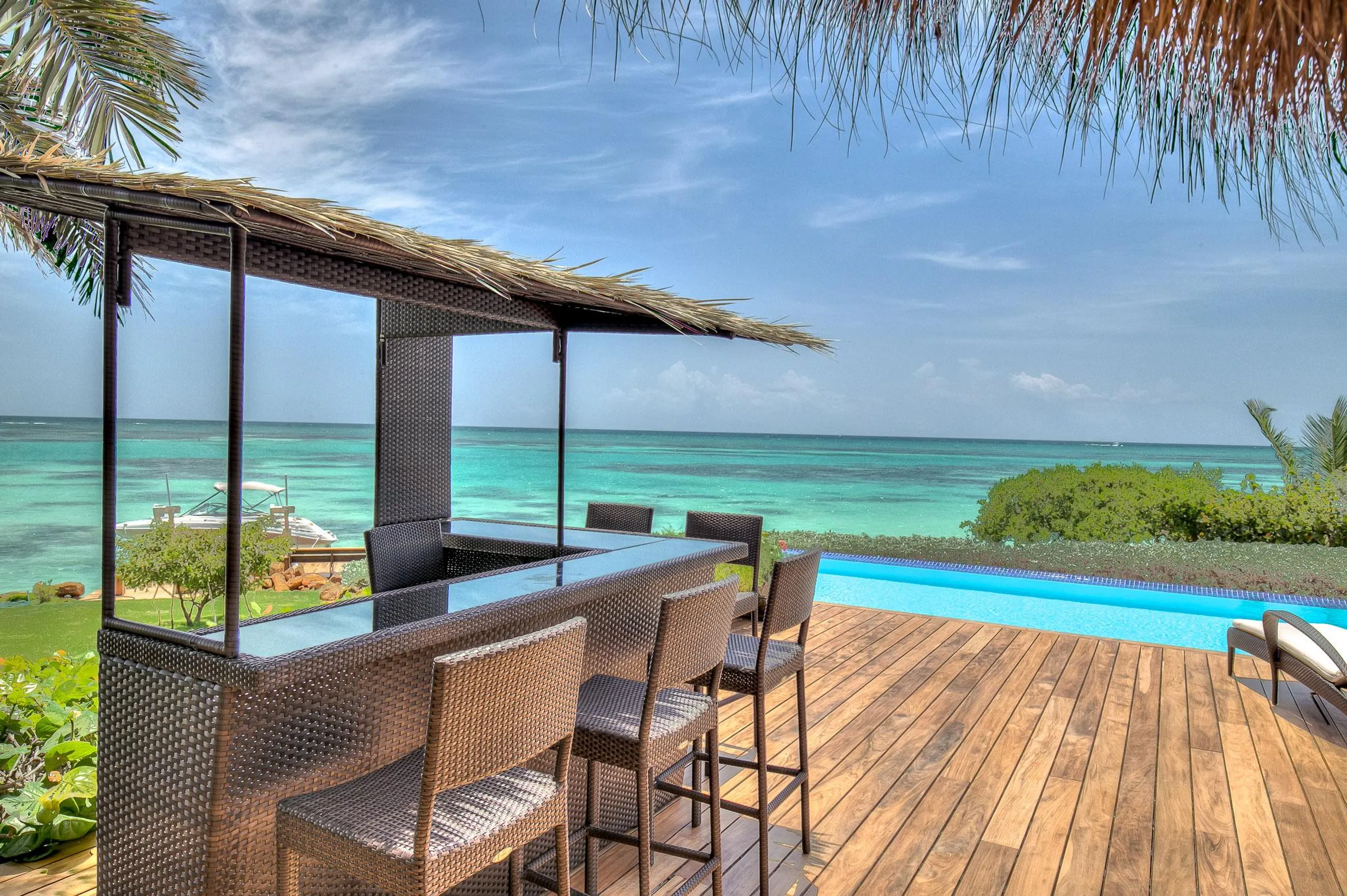 Punta Cana Waterfront Villa with Private Pool and Resort Amenities — photograph 3