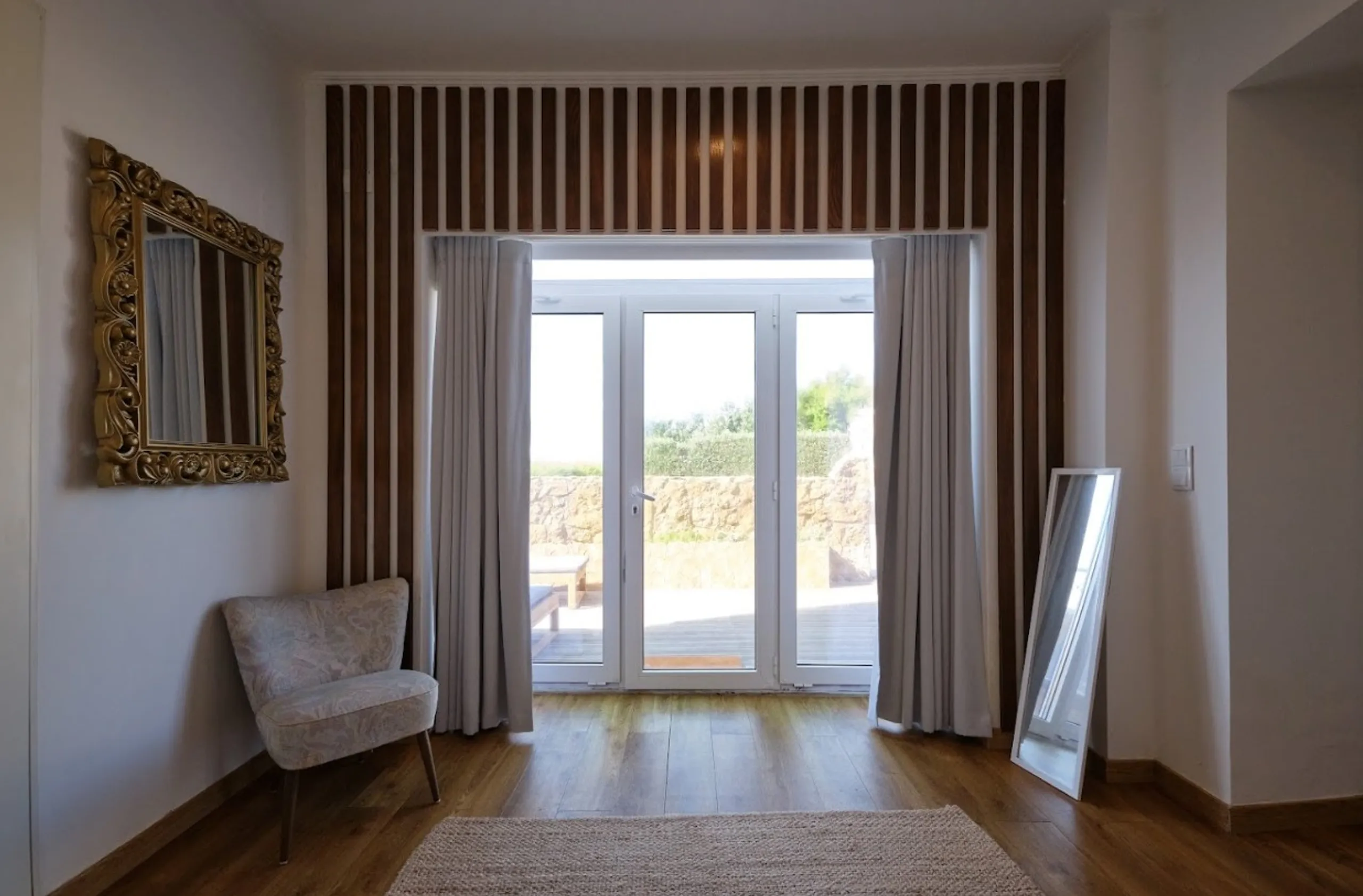 Invigorating Cliffside Villa with Majestic Atlantic Ocean Views — photograph 8