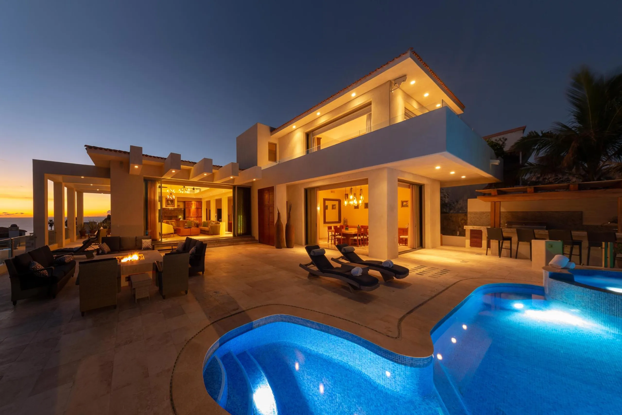 Ultimate in Natural Beauty and First-class Luxury Pedregal Estate with Pool and Spectacular Views — photograph 3