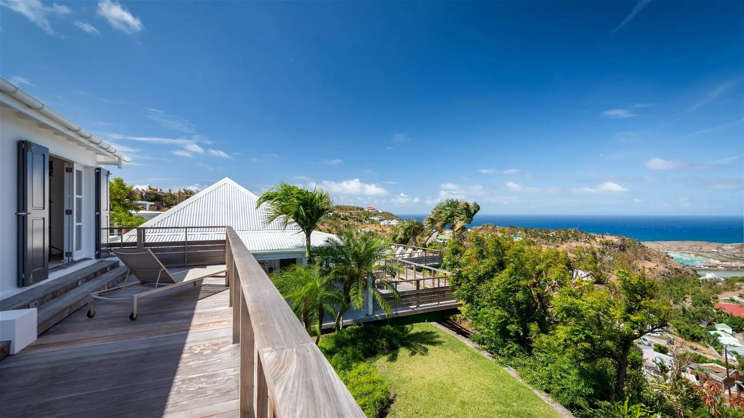 Pristine Oceanview Villa with Pool — photograph 4