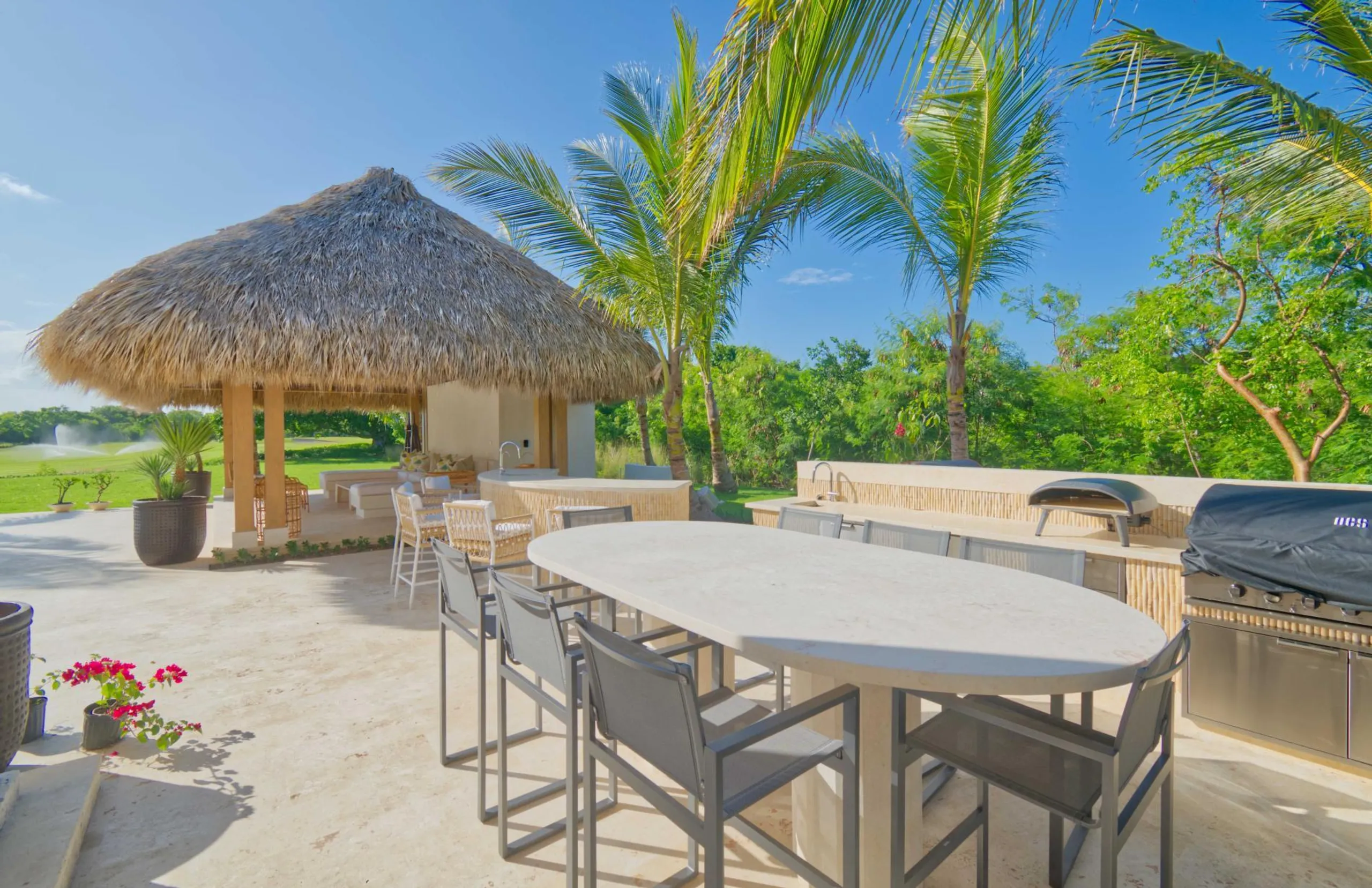 Stunning Higuey Estate with Private Pool, Jacuzzi, and Gazebo — photograph 4