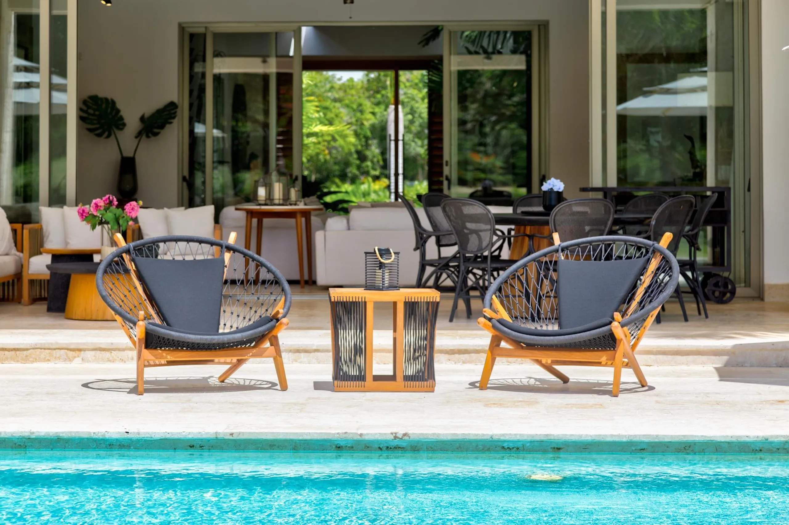 Tranquil 5-Bedroom Villa with Private Pool, Jacuzzi, and Golf Access — photograph 2