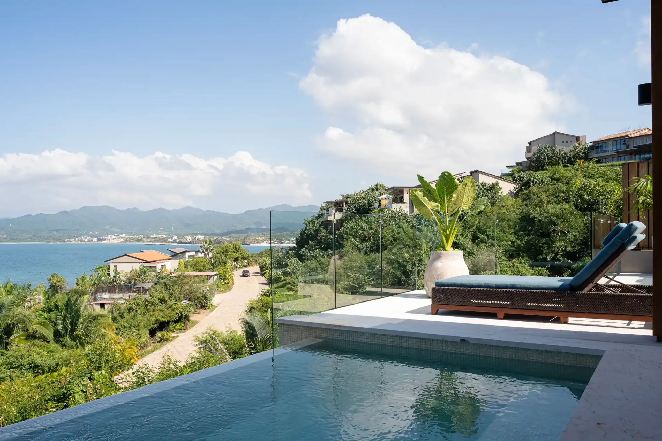 Timeless Punta Mita Villa with Panoramic Views, Pool & Ocean Panoramas — photograph 3