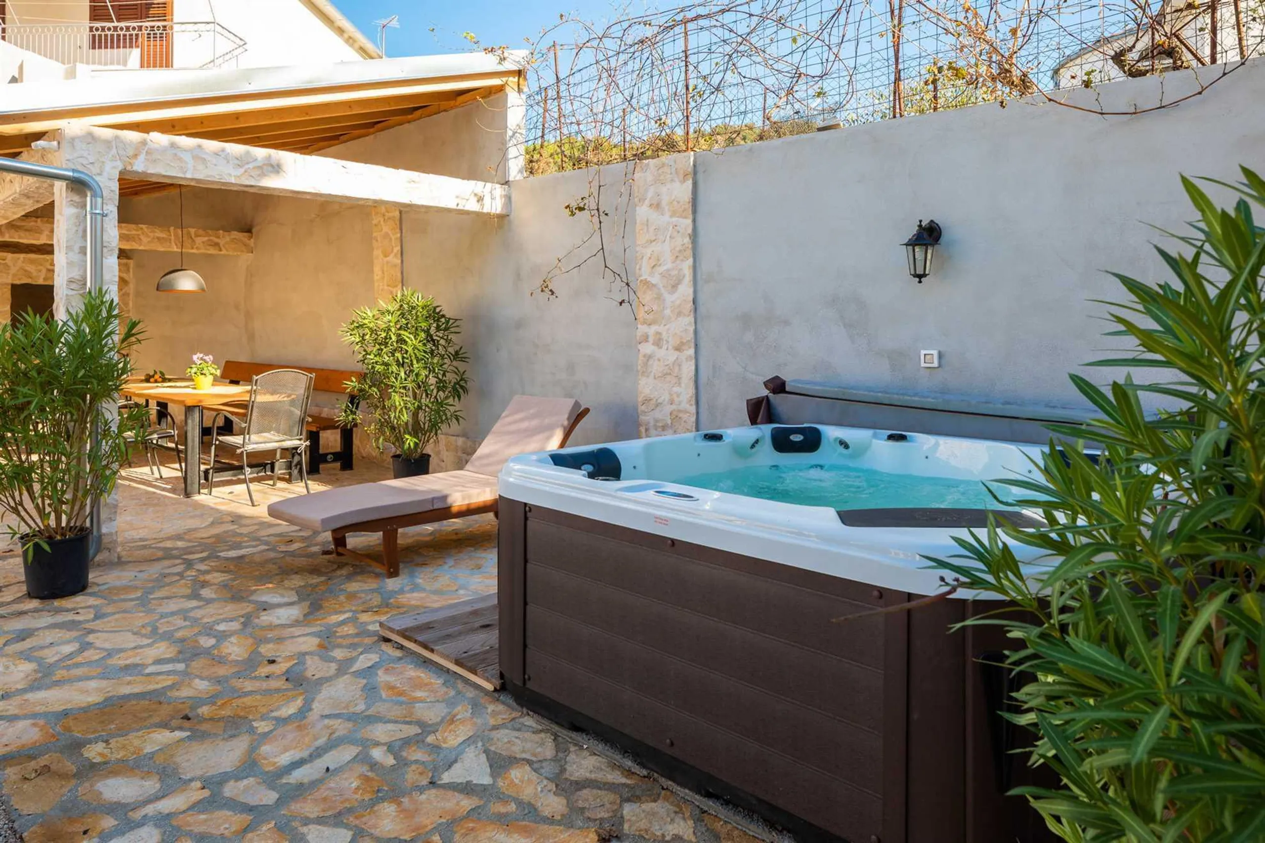 Beachfront Villa with Private Pool and Views of Crystal Clear Waters — photograph 12