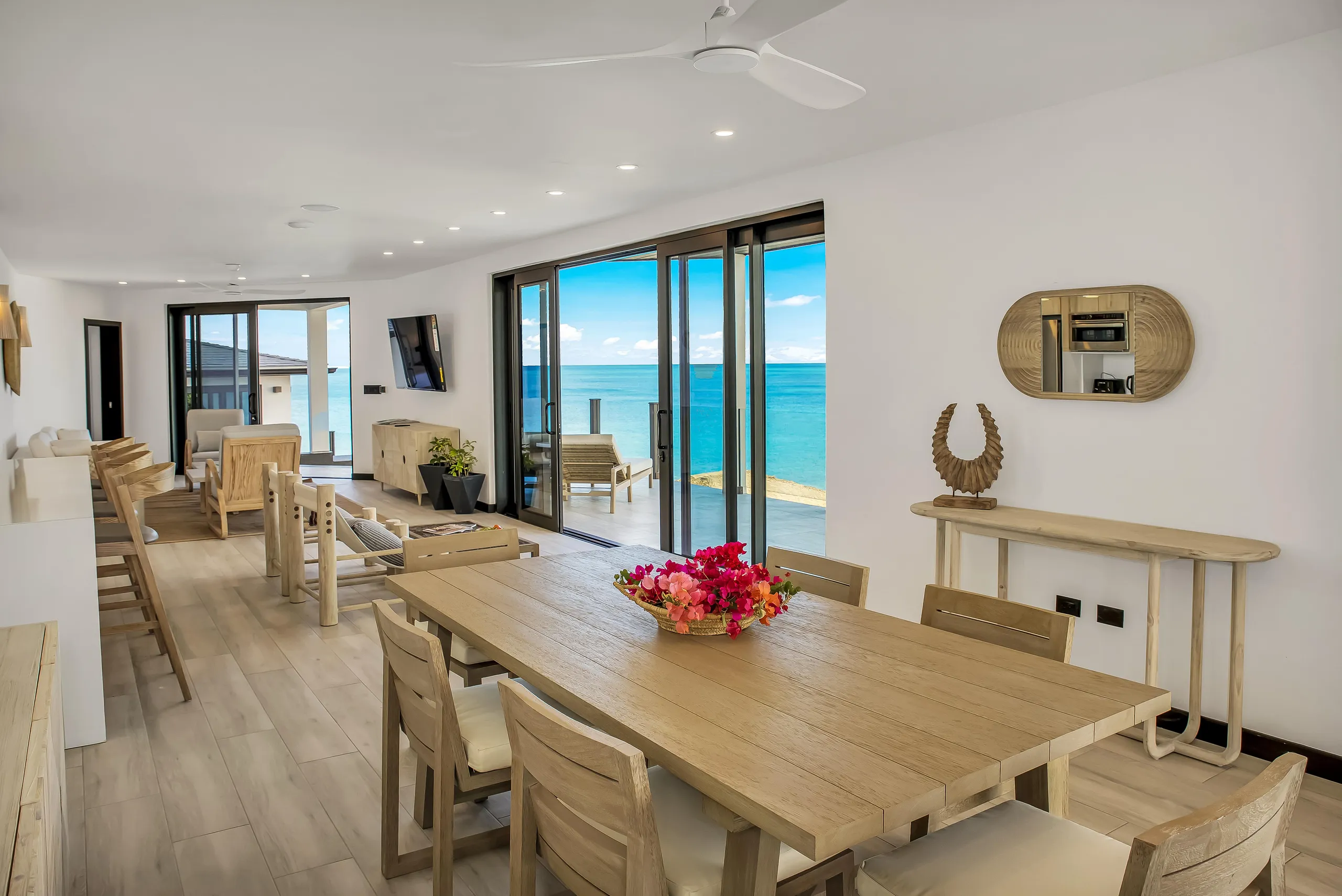 Posh Oeanfront 3Bedroom Villa with Spectacular Views — photograph 7