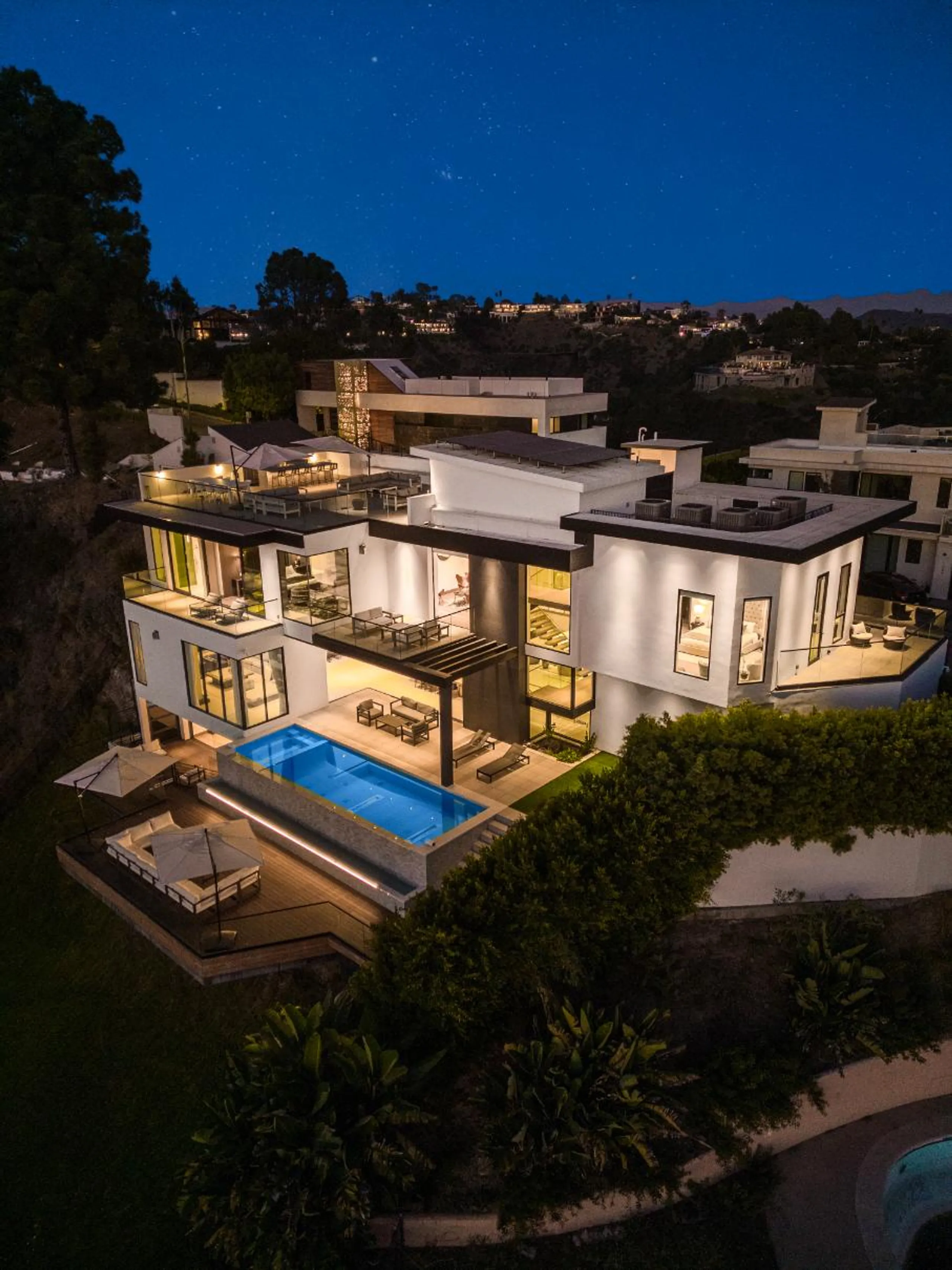 Grand Bel AIr Luxury Modern Estate with Infinity Pool and Panoramic Views, Bel Air