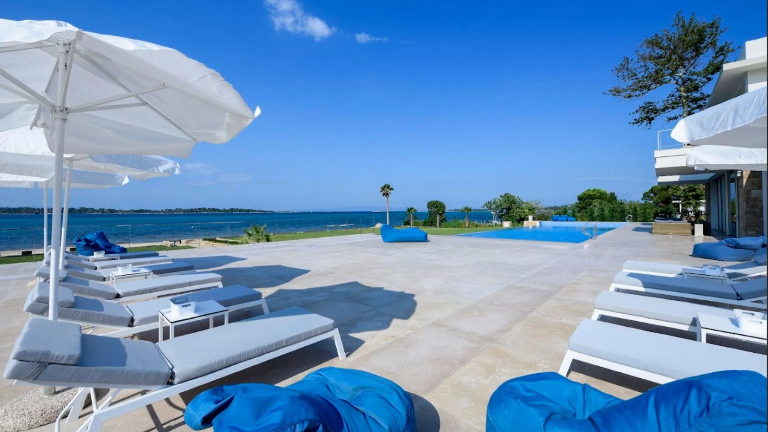 Ultra-Luxury Villa in Vourvourou with 2 Heated Pools & Panoramic Views — photograph 4
