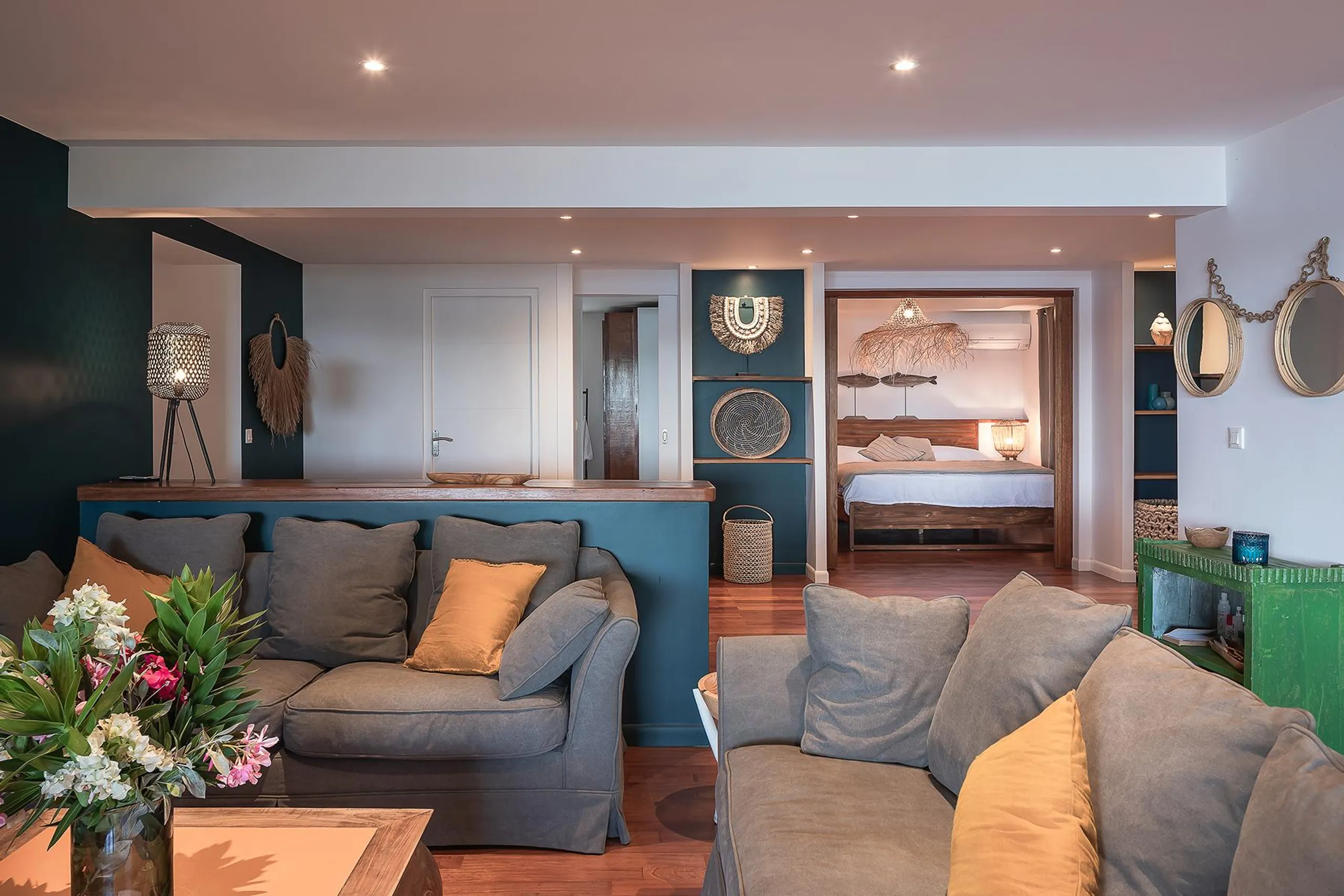 Cul de Sac's Contemporary Styled Villa with Views of Pinel Island — photograph 7