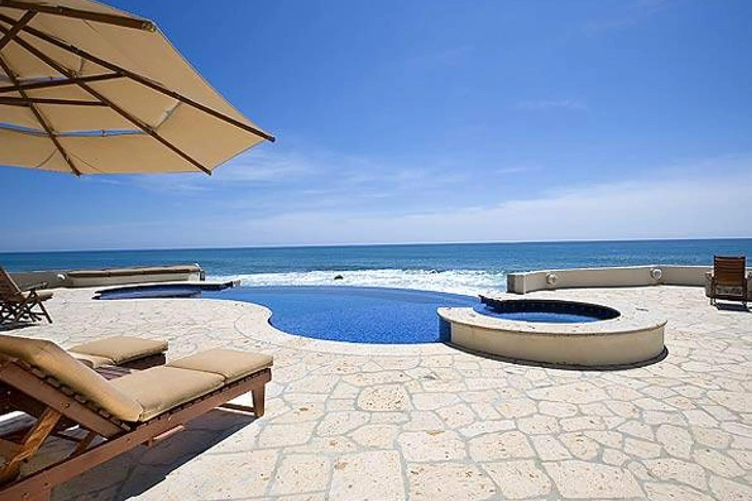 Beautiful Private Beachfront Estate with Infinity Pool, Hot Tub and Ocean Views fro VILLAWAY®, San Jose Del Cabo