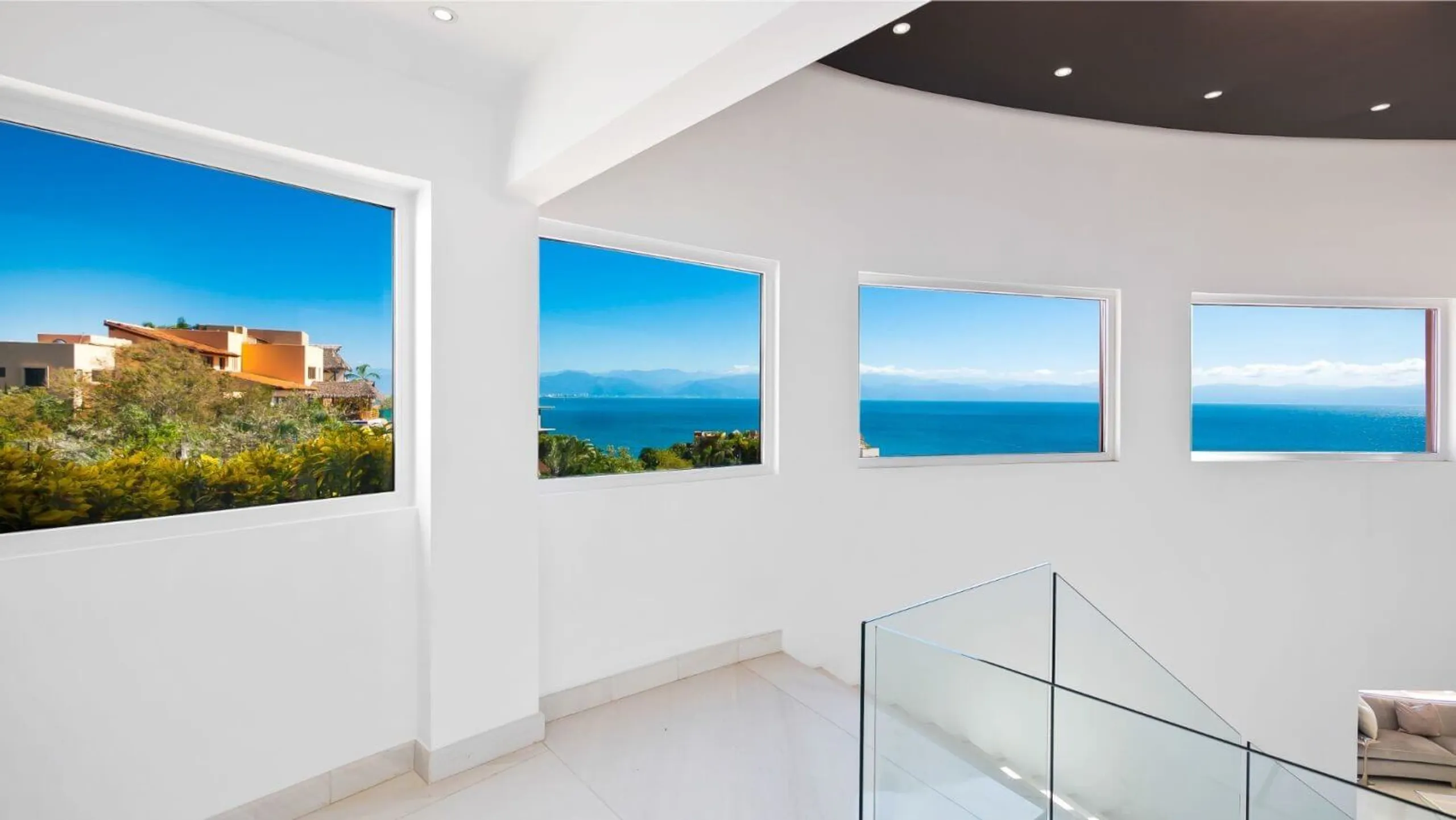 Modern Mexican Villa in Real del Mar with Infinity Pool and Ocean Views from — photograph 9
