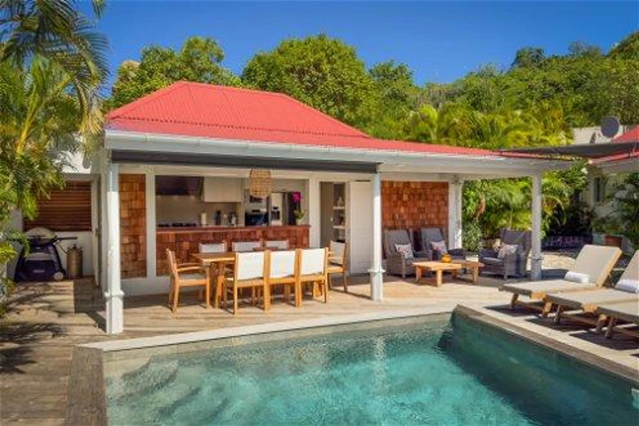Stunning Four-Bedroom Villa with Private Pool and Bay View — photograph 5