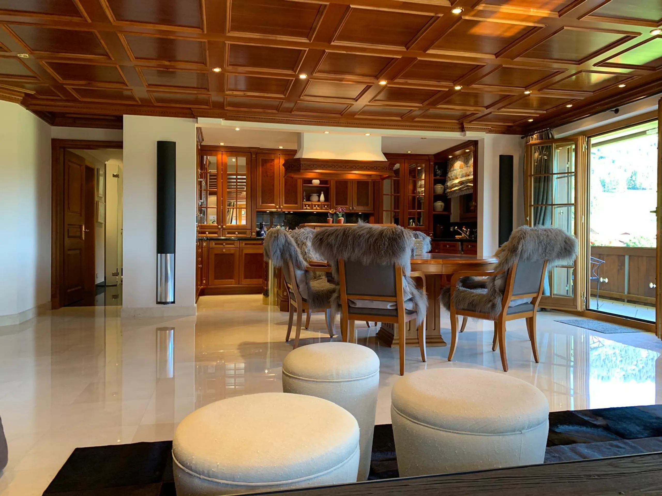 Deluxe Luxury Chalet in Saanen with Stunning Views — photograph 5