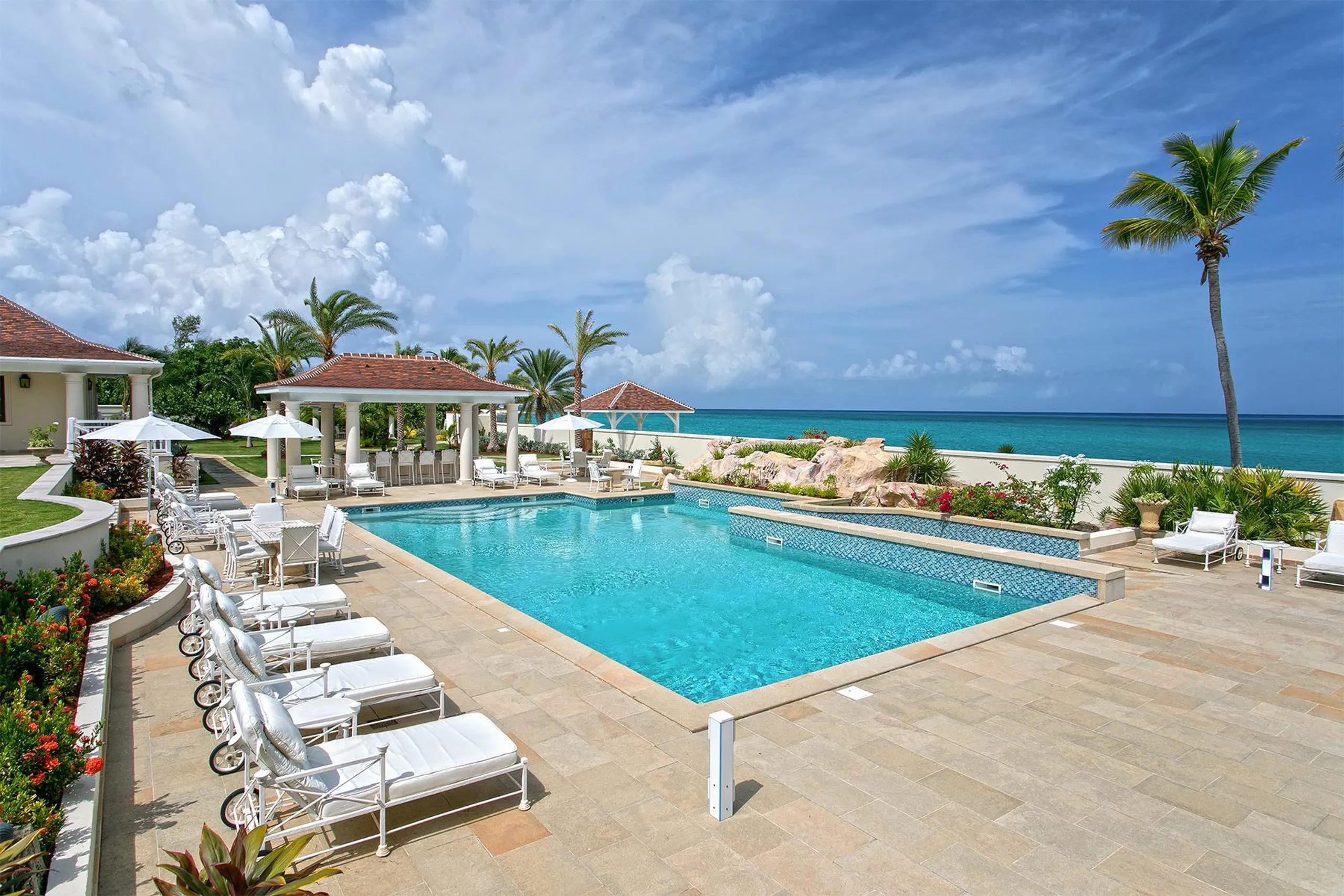 Luxury Redefined: Grand Luxe  Estate with Elegant Pool and Caribbean Views — photograph 7