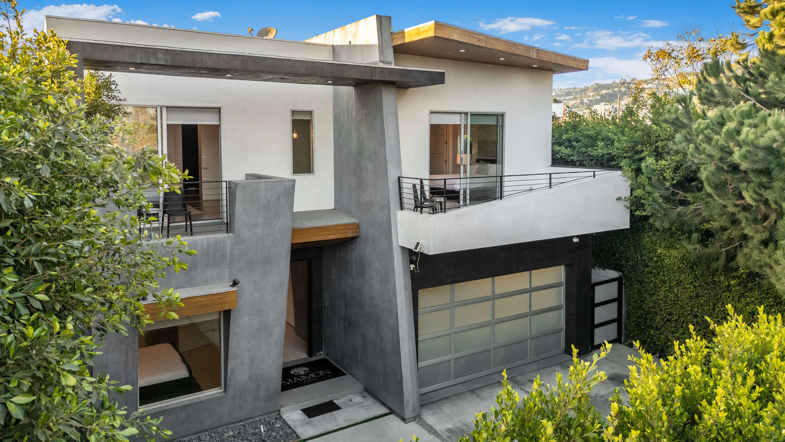 Modern Architectural Villa with Private Pool — photograph 12